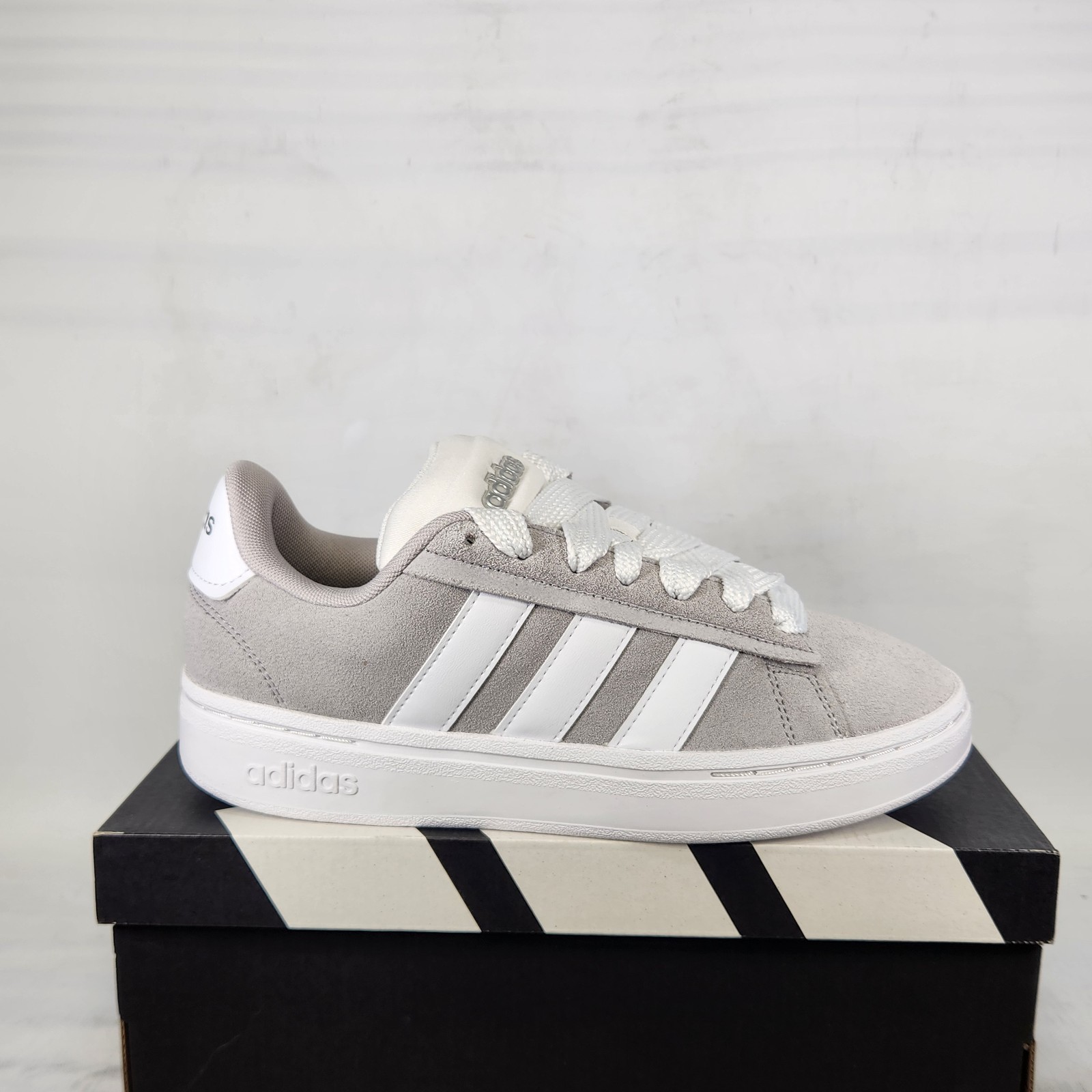 6 WOM - adidas Grand Court Alpha 00s - Grey Two / Cloud White - JH7230 6 WOM - adidas Grand Court Alpha 00s - Grey Two / Cloud White - JH7230