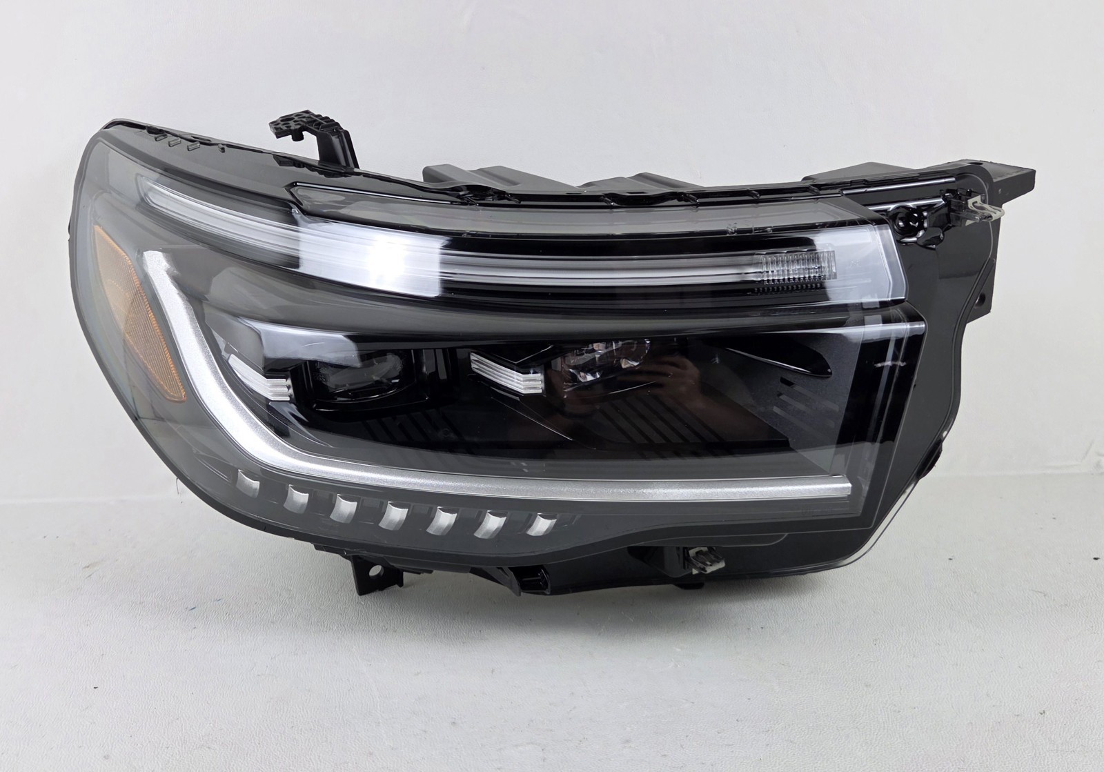 Great OEM 2025-2026 Ford Explorer Platinum Right RH Side LED Adaptive Headlight