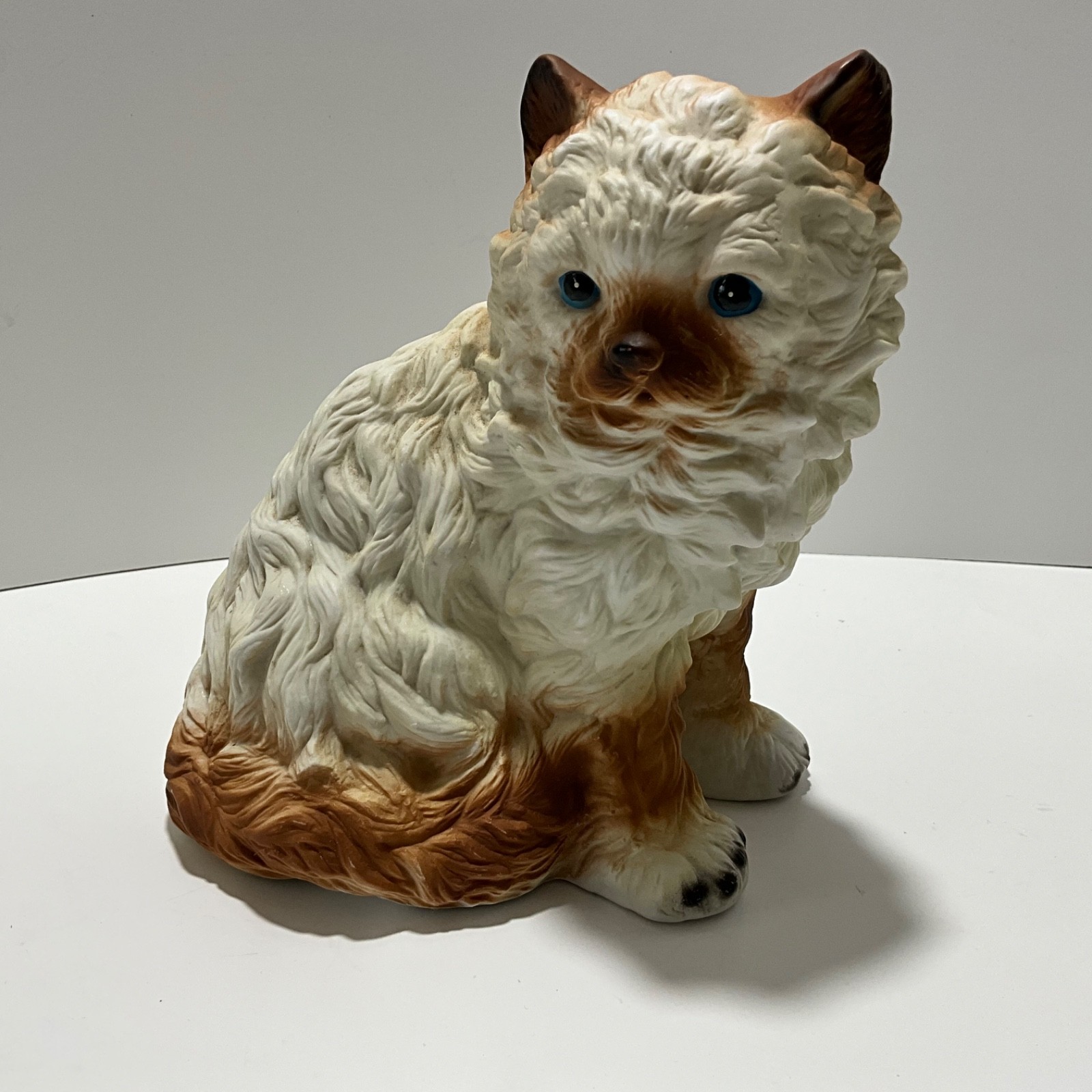 Vintage Brinn’s Porcelain Ceramic Himalayan Persian Cat Figurine Blue Eyes 6.75” Vintage Brinn’s Porcelain Ceramic Himalayan Persian Cat Figurine Blue Eyes 6.75”