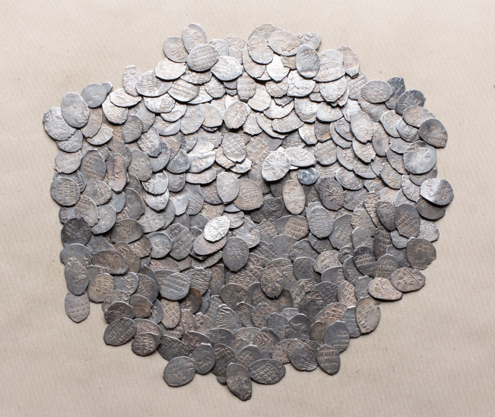 RUSSIA Mikhail Fedorovich (1613-1645) lot 50 silver wire coins RUSSIA Mikhail Fedorovich (1613-1645) lot 50 silver wire coins
