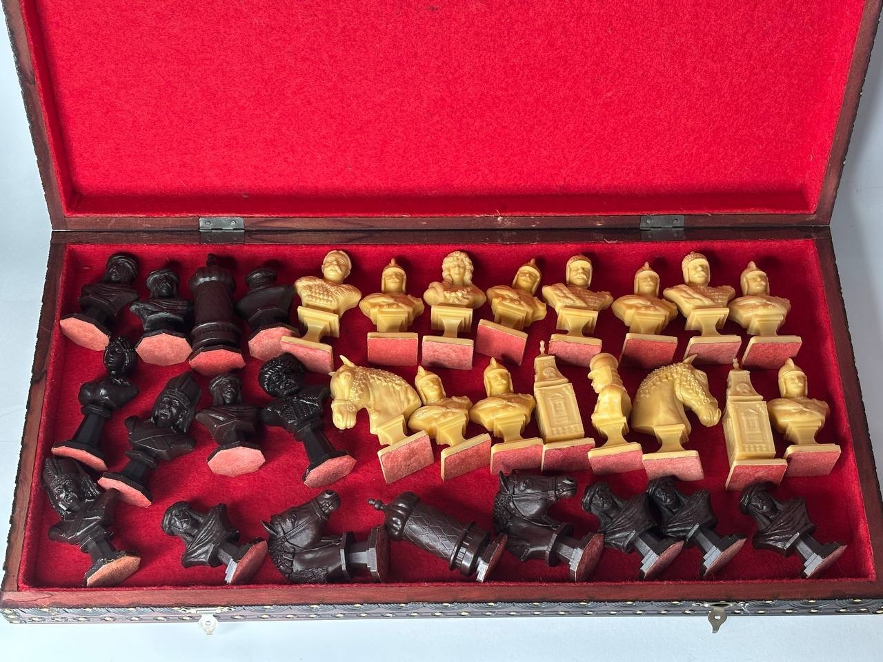 Vintage unique chess sets, large collectible chess sets, unique chess sets Vintage unique chess sets, large collectible chess sets, unique chess sets
