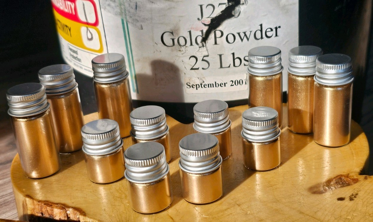 Extremely Fine Art Gold Powder 2 Grams of Gold Powder Extremely Fine Art Gold Powder 2 Grams of Gold Powder