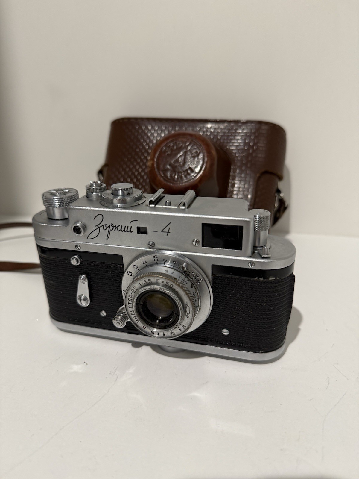 Zorki-4 Soviet Rangefinder film Camera + Industar-22.works correctly