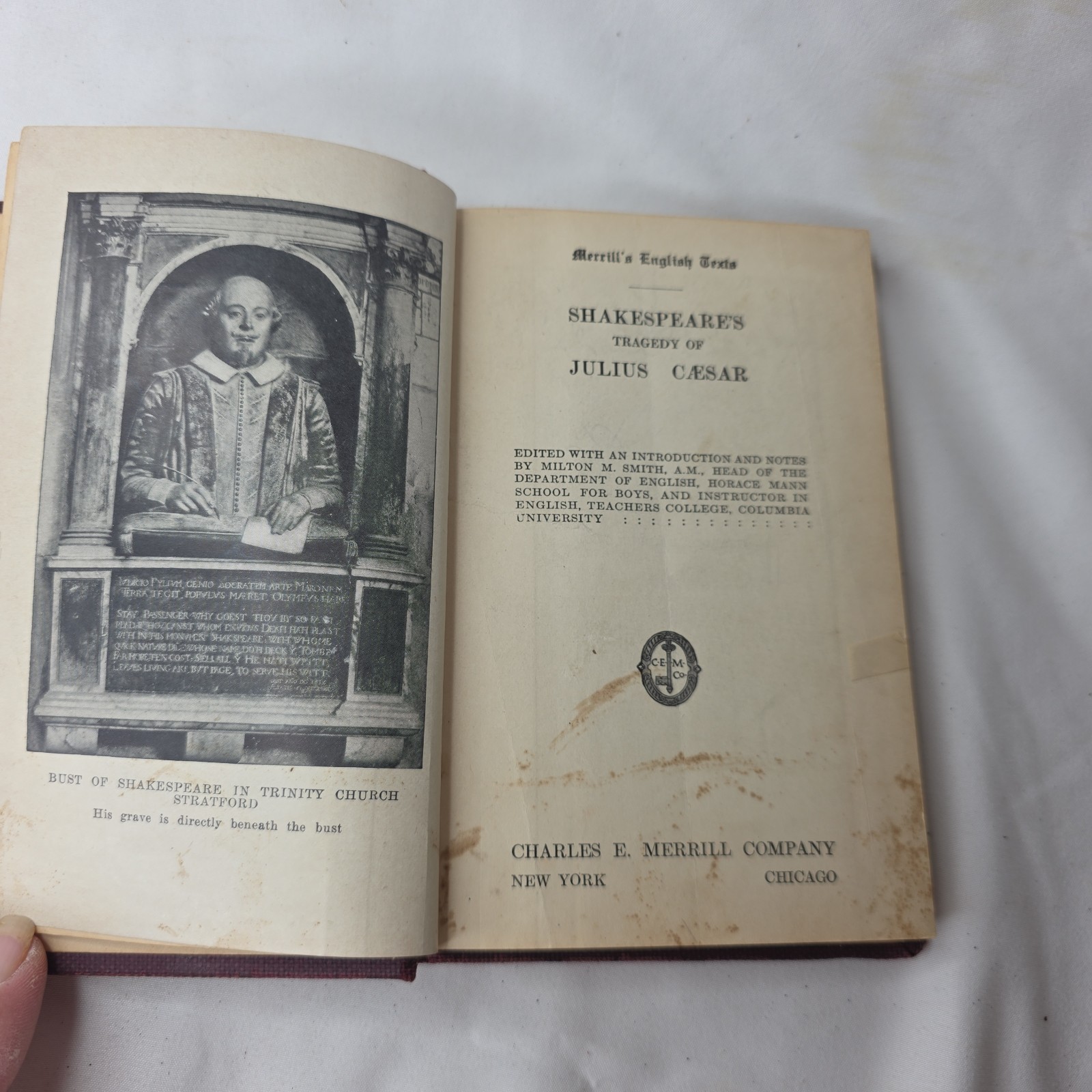1924 William Shakespeare Julius Caesar Macmillan NY London Hardcover Pocketbook 1924 William Shakespeare Julius Caesar Macmillan NY London Hardcover Pocketbook