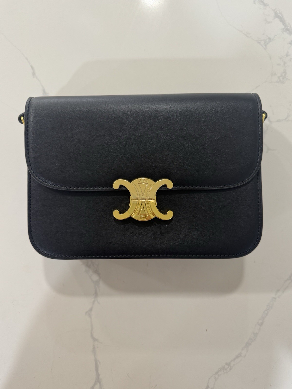 CELINE Triomphe Metal Lock Teen 23cm Black Calfskin Shoulder Bag CELINE Triomphe Metal Lock Teen 23cm Black Calfskin Shoulder Bag