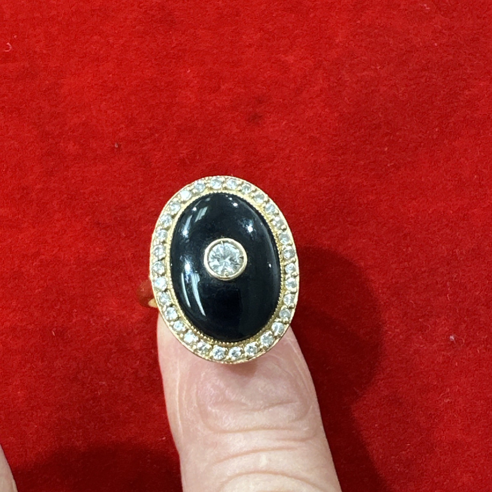 Estate Vintage 18K Yellow Gold Ring, Black Oval Onyx with Diamonds, size 6 Estate Vintage 18K Yellow Gold Ring, Black Oval Onyx with Diamonds, size 6