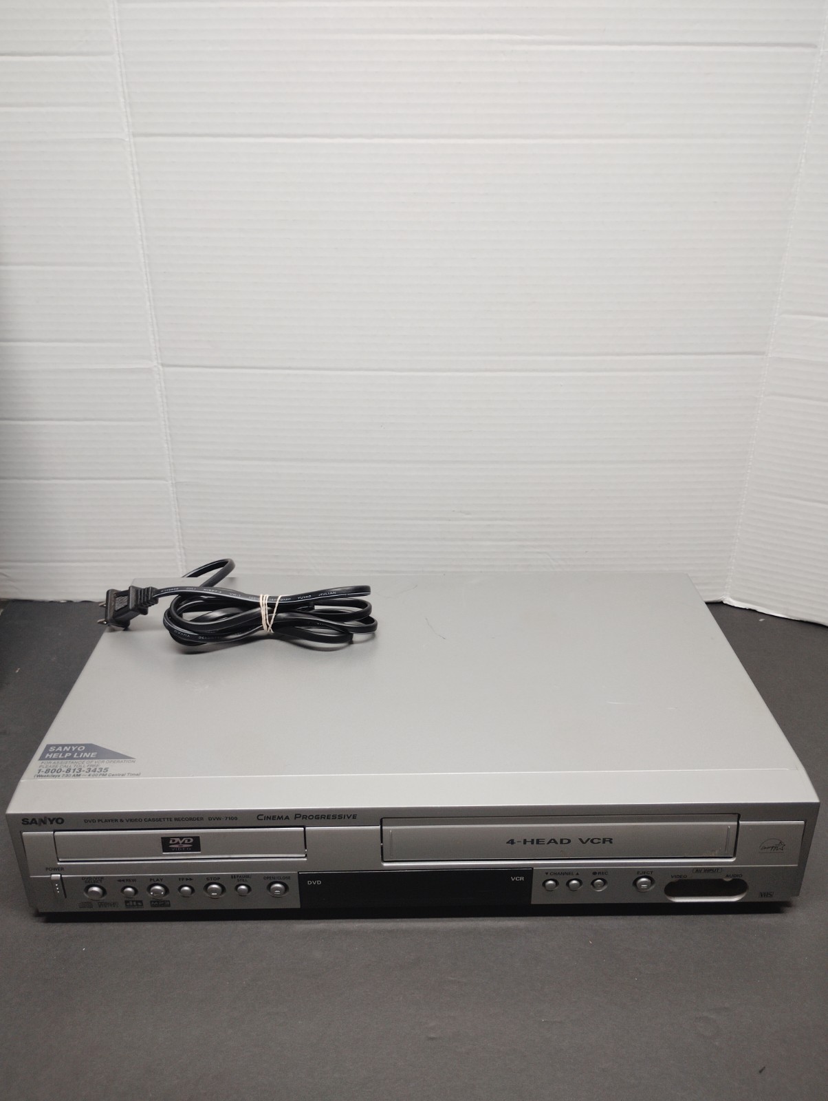 Sanyo DVW-7100A VCR DVD Combo Player 4-Head VHS Cleaned Works No Remote Sanyo DVW-7100A VCR DVD Combo Player 4-Head VHS Cleaned Works No Remote