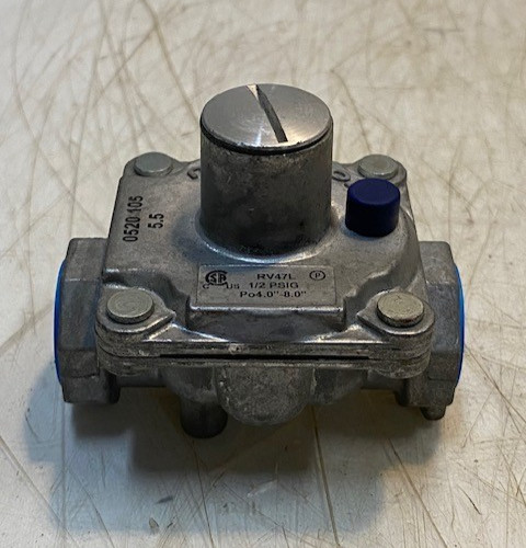 Maxitrol RV47L Natural Gas Pressure Regulator 1/2