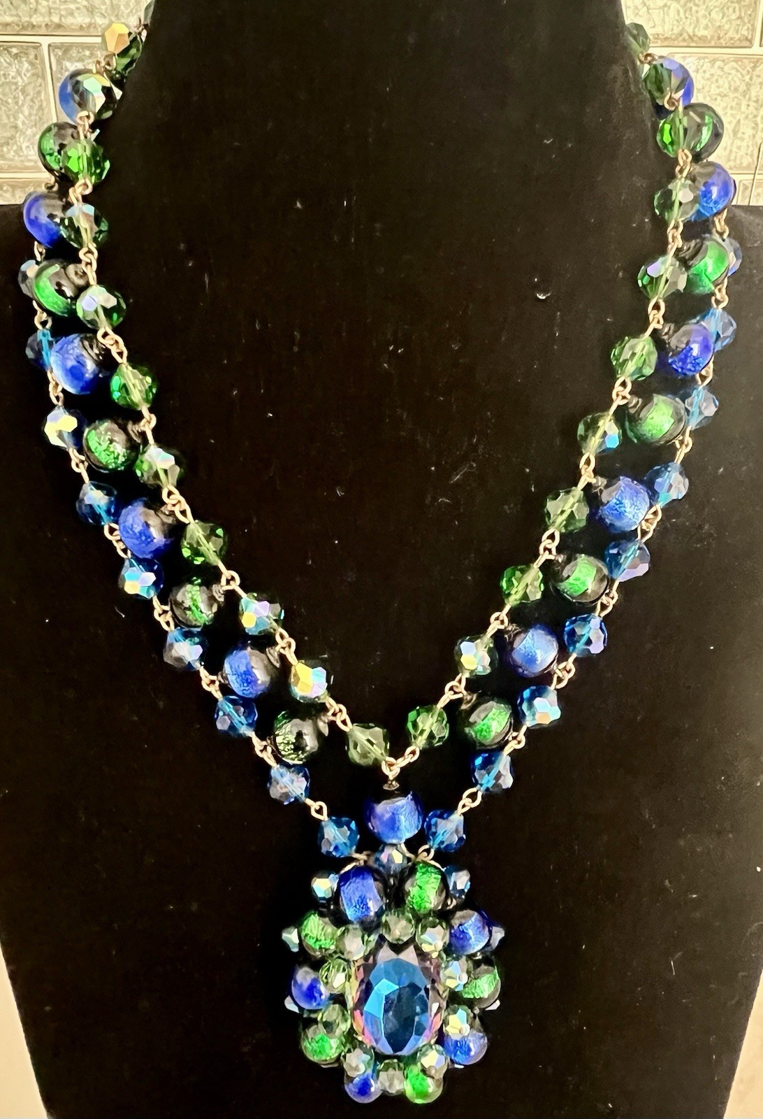 GORGEOUS VTG STATEMENT DESIGNER NECKLACE VENETIAN FOILED BLUE/GREEN GLASS BEADS GORGEOUS VTG STATEMENT DESIGNER NECKLACE VENETIAN FOILED BLUE/GREEN GLASS BEADS