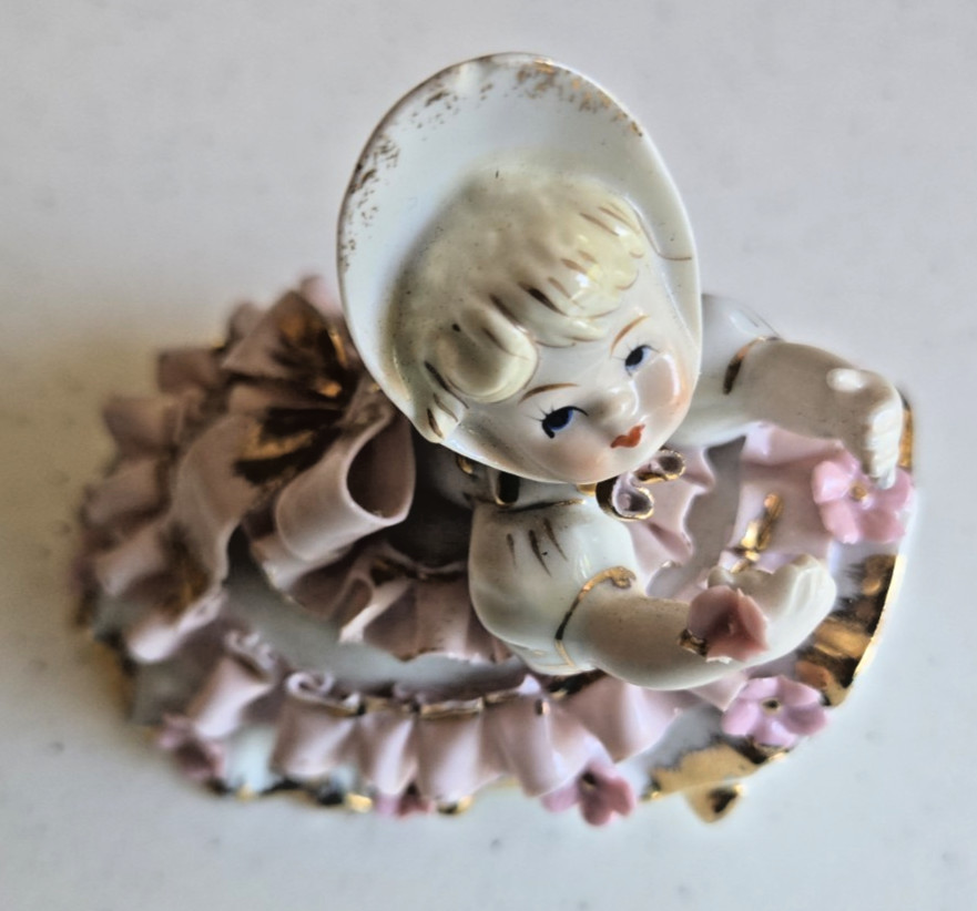 Vintage Lefton # 1412 Girl Figurine Vintage Lefton # 1412 Girl Figurine