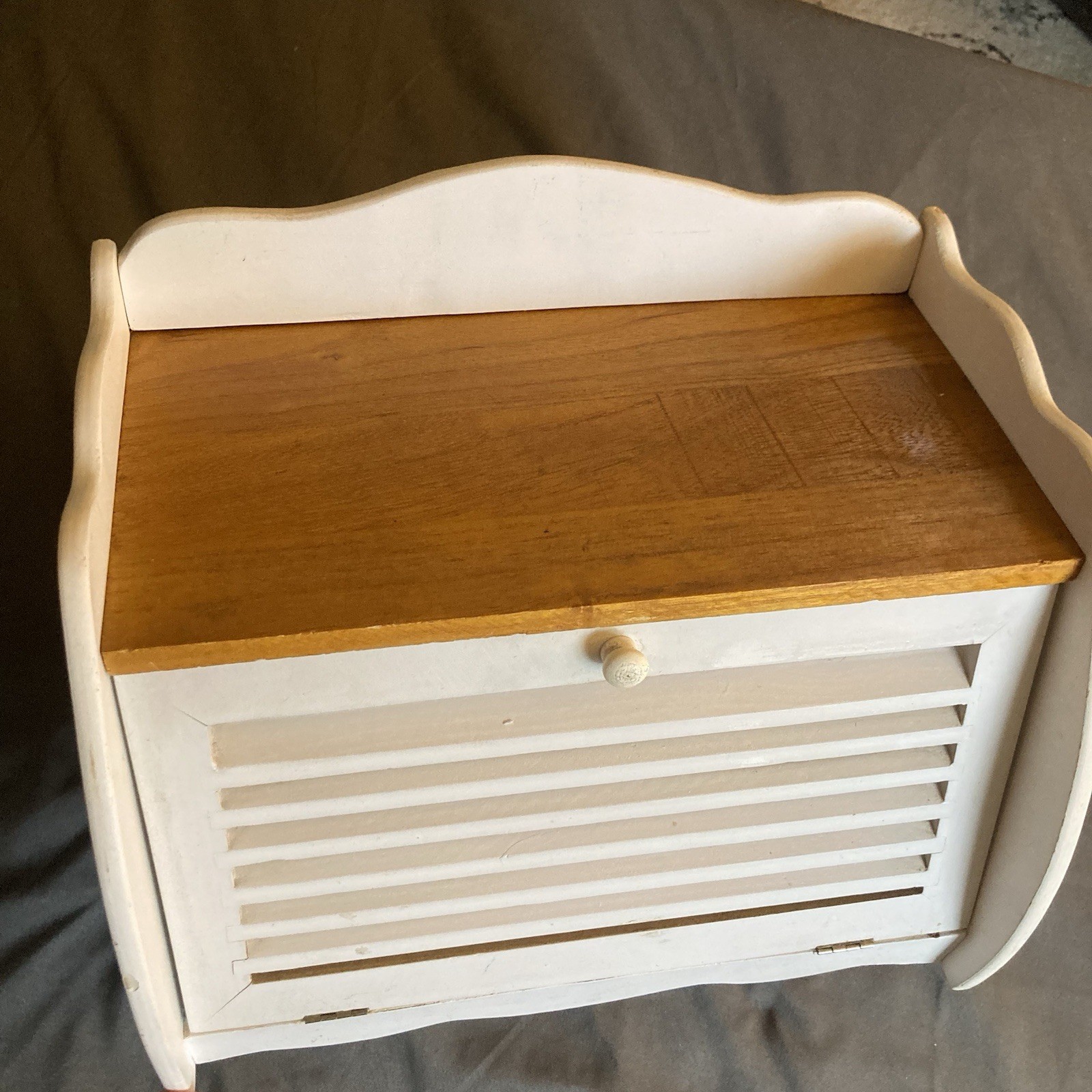 Wooden Bread Box Vintage Painted Cottage Core Granny Shabby Chic 14”x11”x10” Wooden Bread Box Vintage Painted Cottage Core Granny Shabby Chic 14”x11”x10”