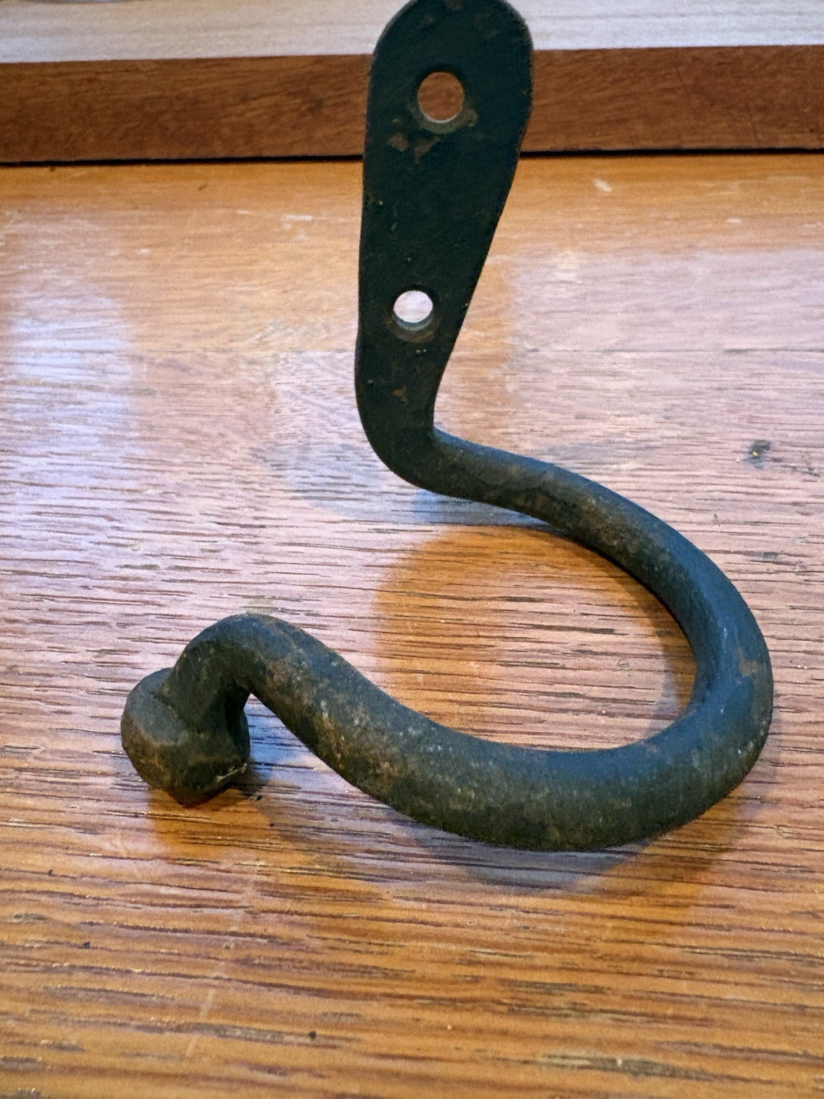 Vintage Antique Rusted Iron Metal Wall-Mount S Hook Bracket Hardware, Black Vintage Antique Rusted Iron Metal Wall-Mount S Hook Bracket Hardware, Black