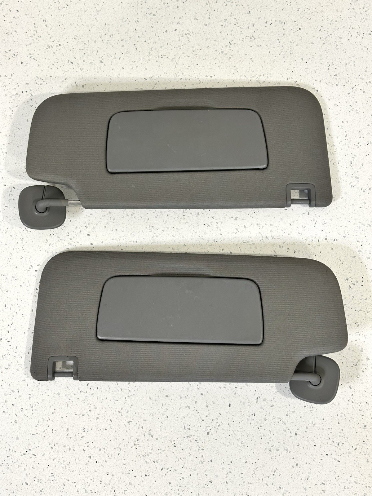 OEM 2019-2021 Chevrolet Silverado 1500 SUN VISORS Dark GRAY SET 1193834 OEM 2019-2021 Chevrolet Silverado 1500 SUN VISORS Dark GRAY SET 1193834