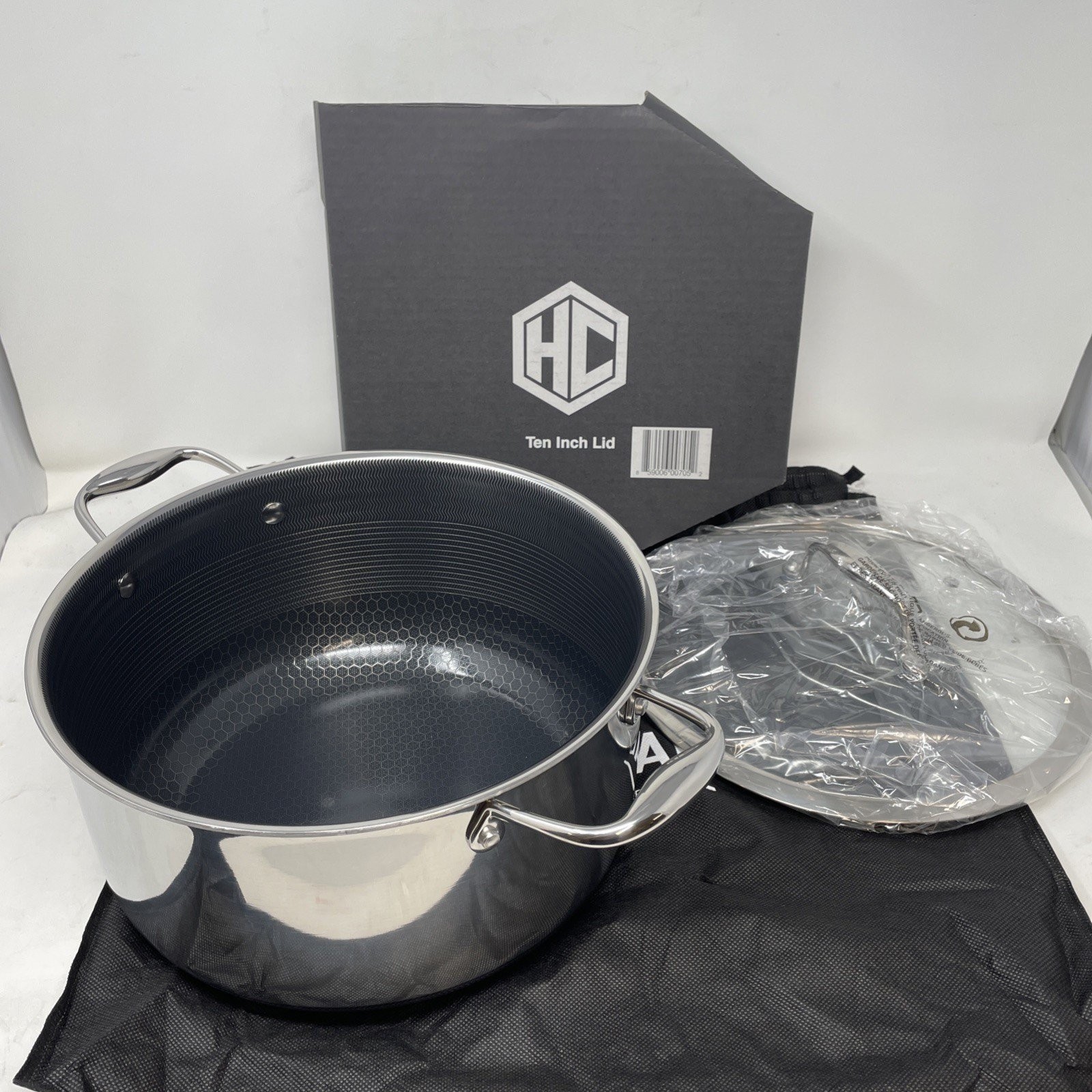 HexClad Hybrid TerraBond Ceramic Nonstick 8 QT 8-Quart Stockpot Pot W/ Lid HexClad Hybrid TerraBond Ceramic Nonstick 8 QT 8-Quart Stockpot Pot W/ Lid