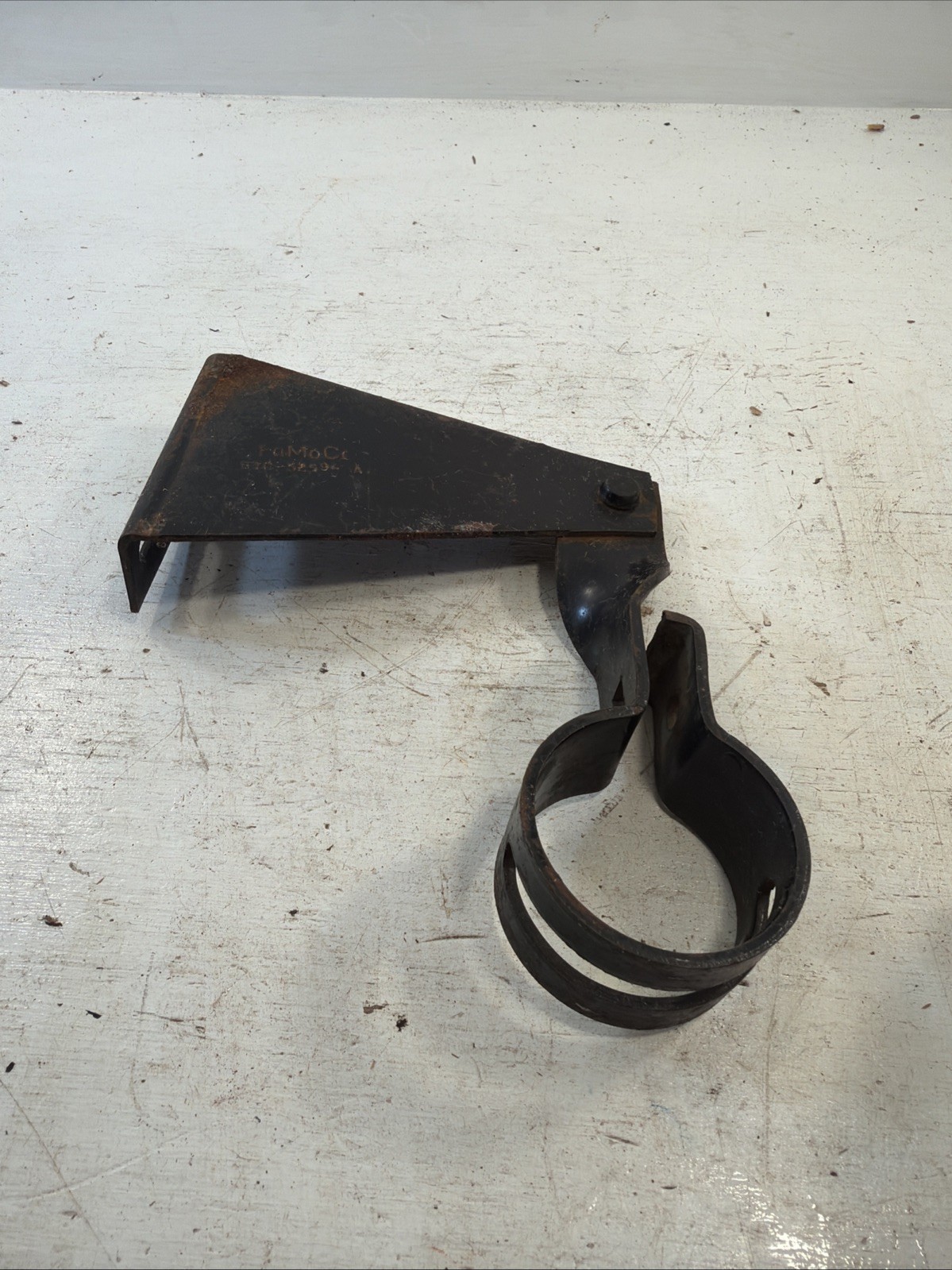 NOS OEM Ford B7C-5259-A Muffler Hanger Bracket 1957-60 F-100 F-250 F-350 Trucks NOS OEM Ford B7C-5259-A Muffler Hanger Bracket 1957-60 F-100 F-250 F-350 Trucks
