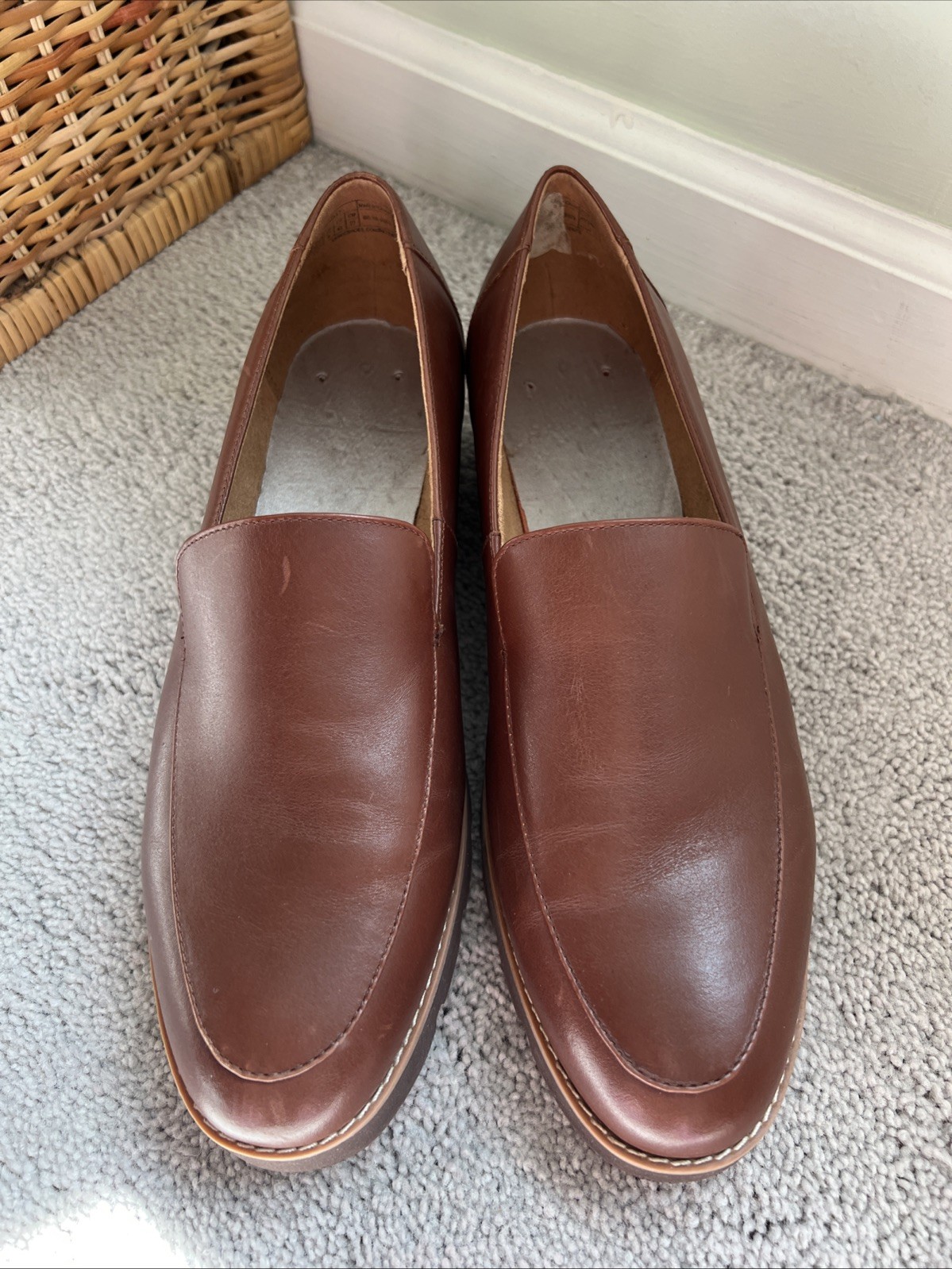 Vionic Women\'s Size 11 Brown Leather Comfort Loafer, Barely Worn Vionic Women\'s Size 11 Brown Leather Comfort Loafer, Barely Worn