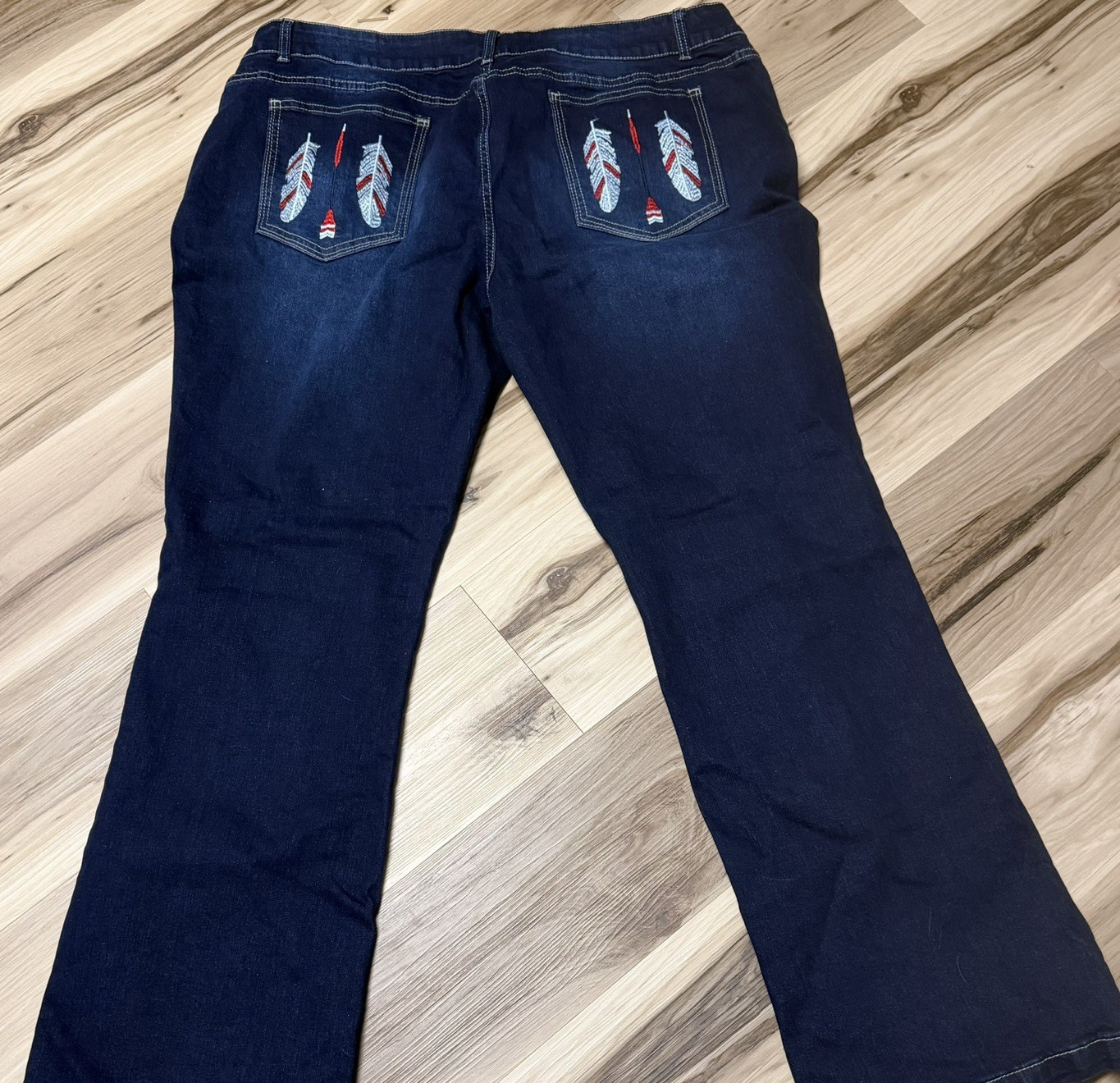Flamingals Plus Size Embroidered Feather Accent Jeans Size 4X Dark Wash NEW Flamingals Plus Size Embroidered Feather Accent Jeans Size 4X Dark Wash NEW