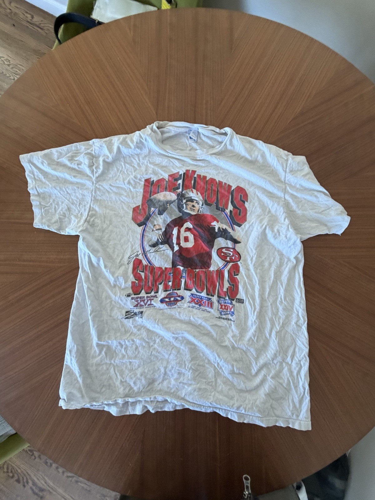 Hanes Single Stitch 1990s Joe MONTANA “Joe Knows” T-shirt Vintage Hanes Single Stitch 1990s Joe MONTANA “Joe Knows” T-shirt Vintage