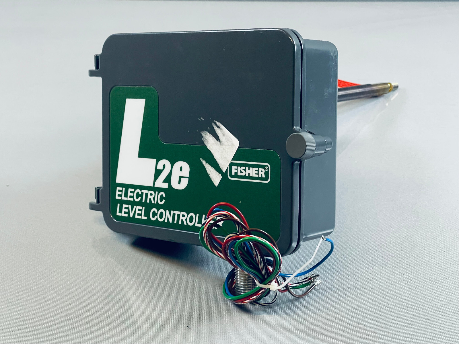 Fisher Emerson L2E Electric Level Controller Oil Gas Separator Displacer Switch