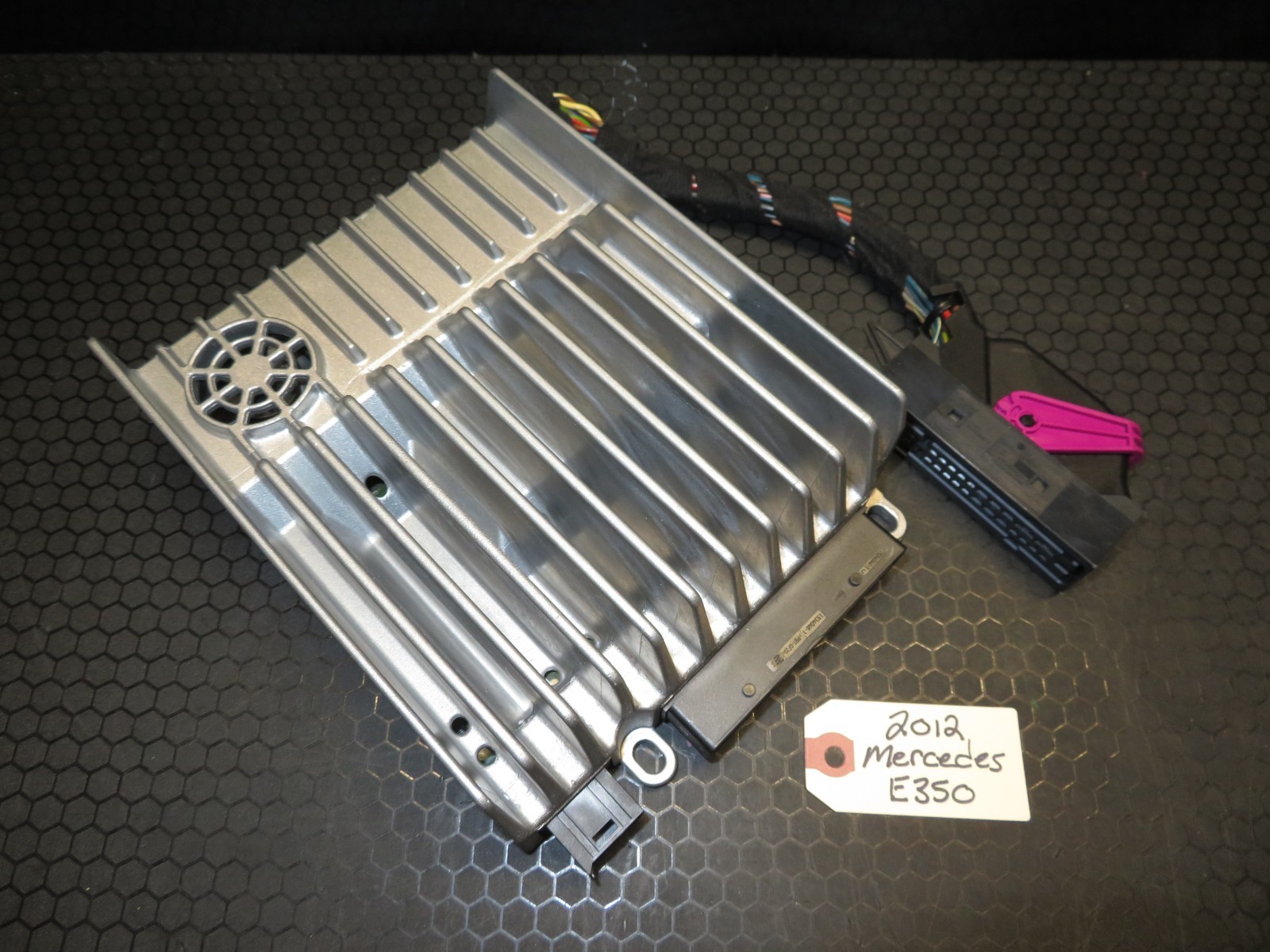 2007-18 Mercedes-Benz OEM Harman Becker Premium Audio Amplifier A2129007108 Amp 2007-18 Mercedes-Benz OEM Harman Becker Premium Audio Amplifier A2129007108 Amp