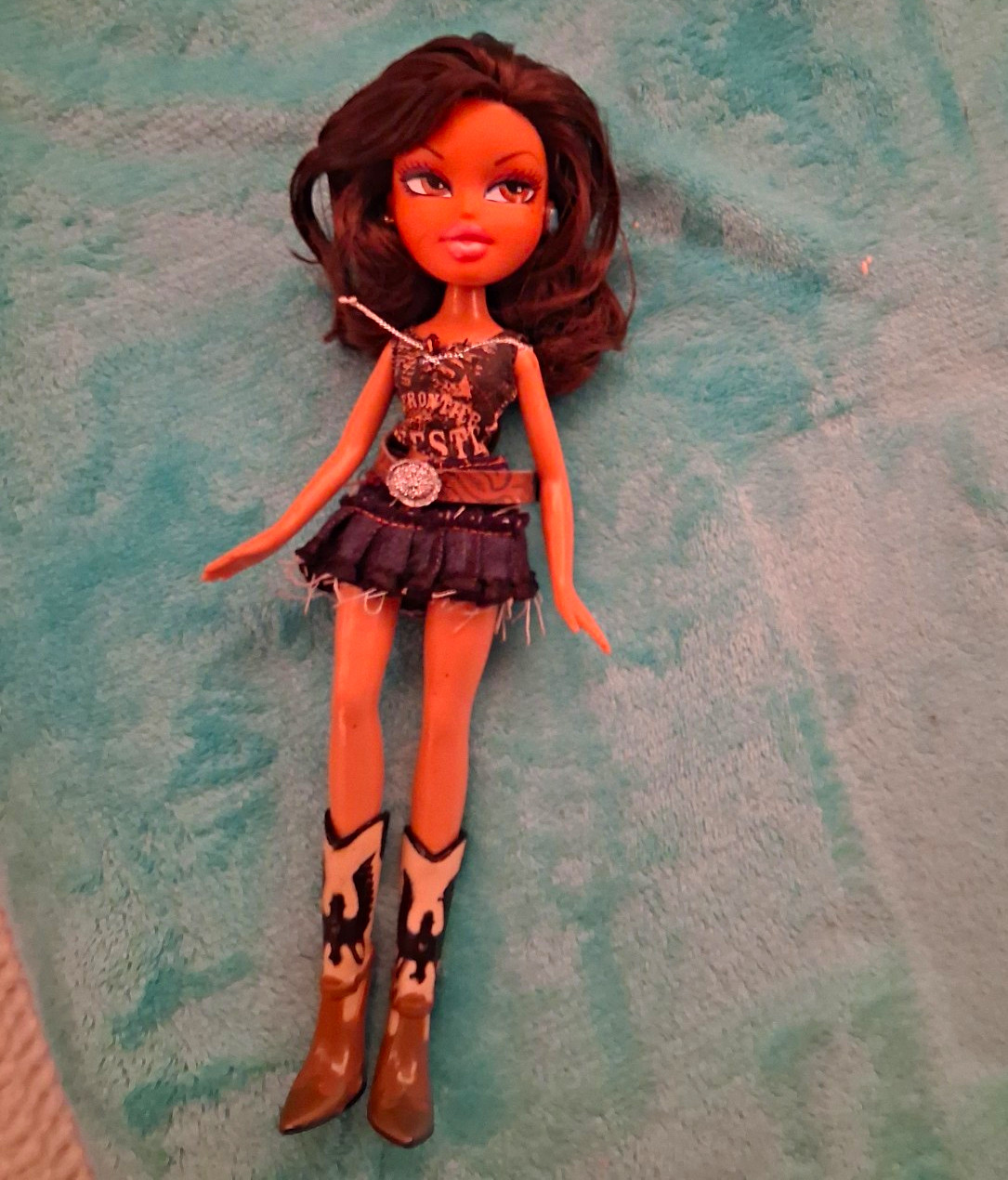 Bratz Bratz 10in Fashion Doll Wavy Brown Hair Articulated Outfit Boots