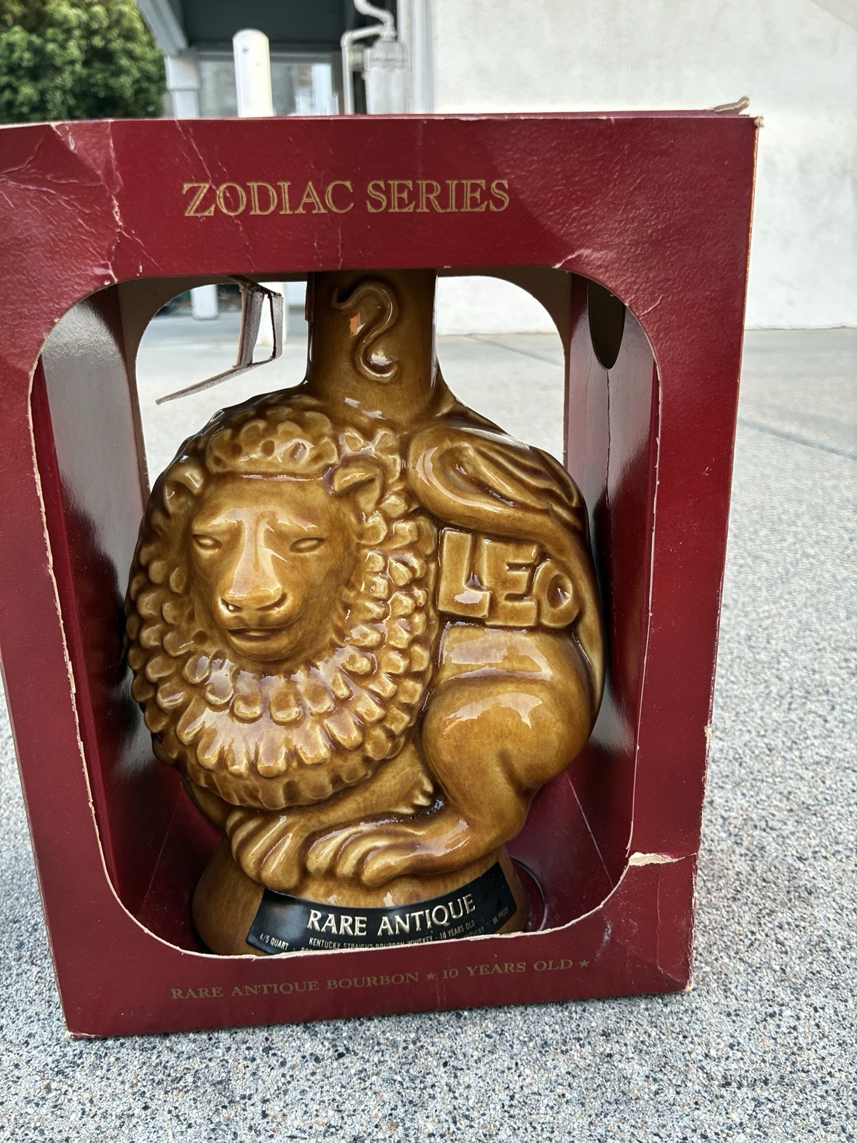 1970 Rare Antique Zodiac Series Leo Aquarius Bourbon Decanter w/ Box Stopper