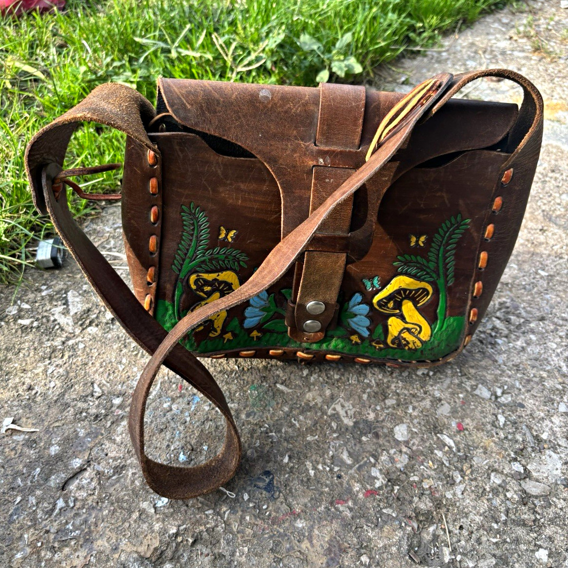 Vintage Women’s Brown Leather Hand-Painted Floral Shoulder Bag Green Blue Yellow