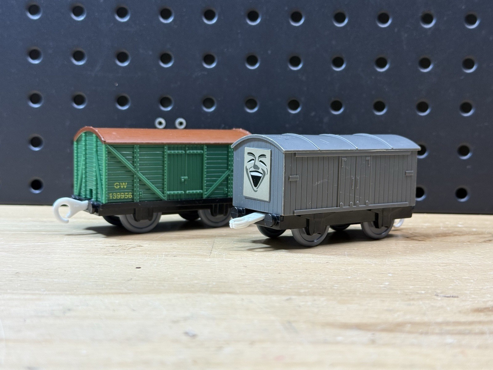Thomas & Friends Trackmaster Troublesome Truck XP Van Brake Covered Lot Thomas & Friends Trackmaster Troublesome Truck XP Van Brake Covered Lot