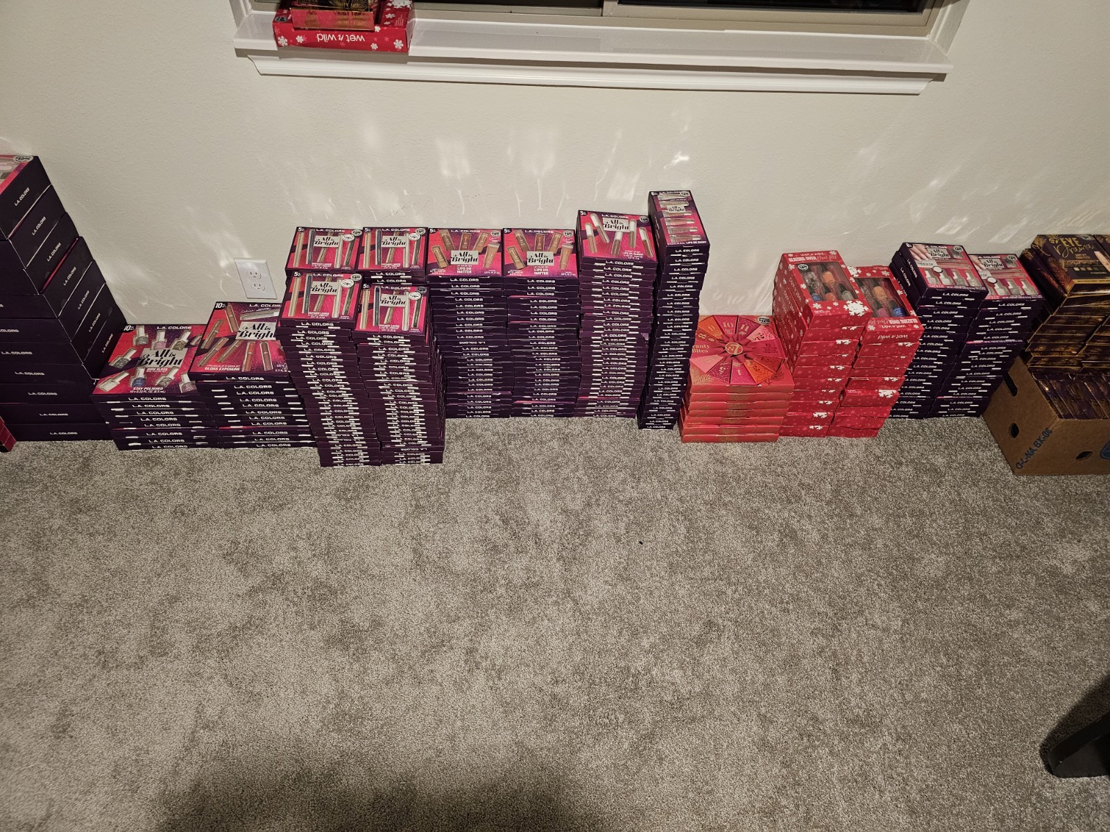 💄 HUGE  LOT OF GIFT SETS- ALL BRAND NEW - MAKEUP & NAIL POLISH RESELLER LOT 💅