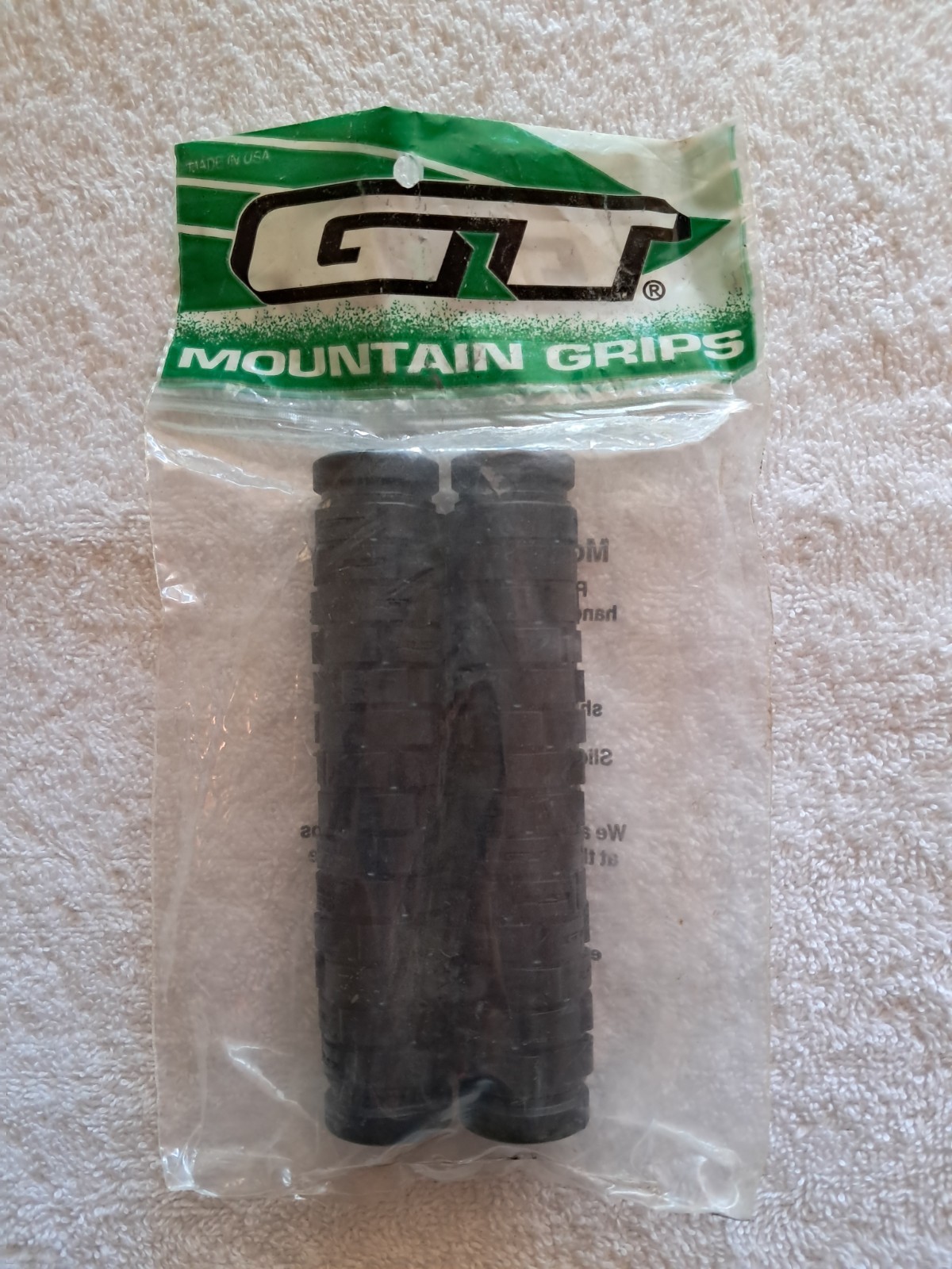 GT Mountain Grips Black Sealed Green Riteway NOS Vintage Mid 1990s