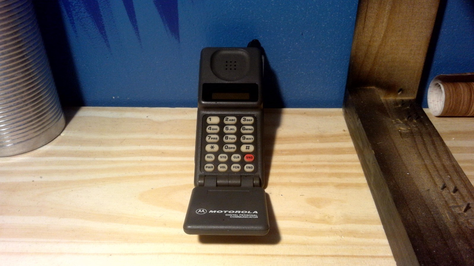 Vintage Motorola Digital Personal Communicator MICROTAC Brick Phone 90s