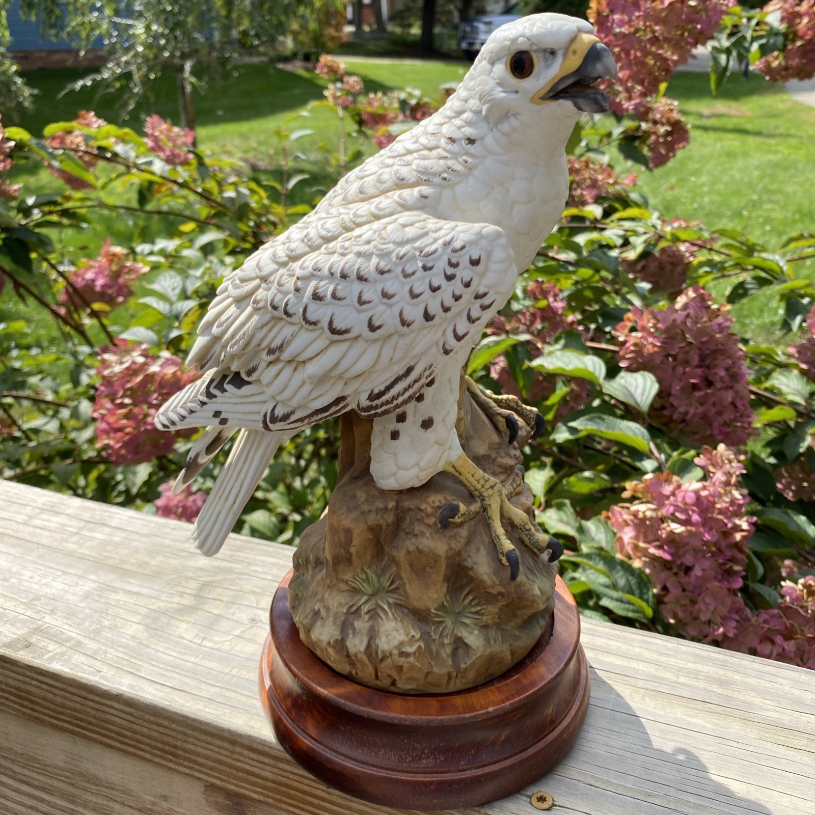 ANDREA BY SADEK GYRFALCON #6728 PORCELAIN HP BIRD FIGURINE 1983 EC WOODEN STAND ANDREA BY SADEK GYRFALCON #6728 PORCELAIN HP BIRD FIGURINE 1983 EC WOODEN STAND