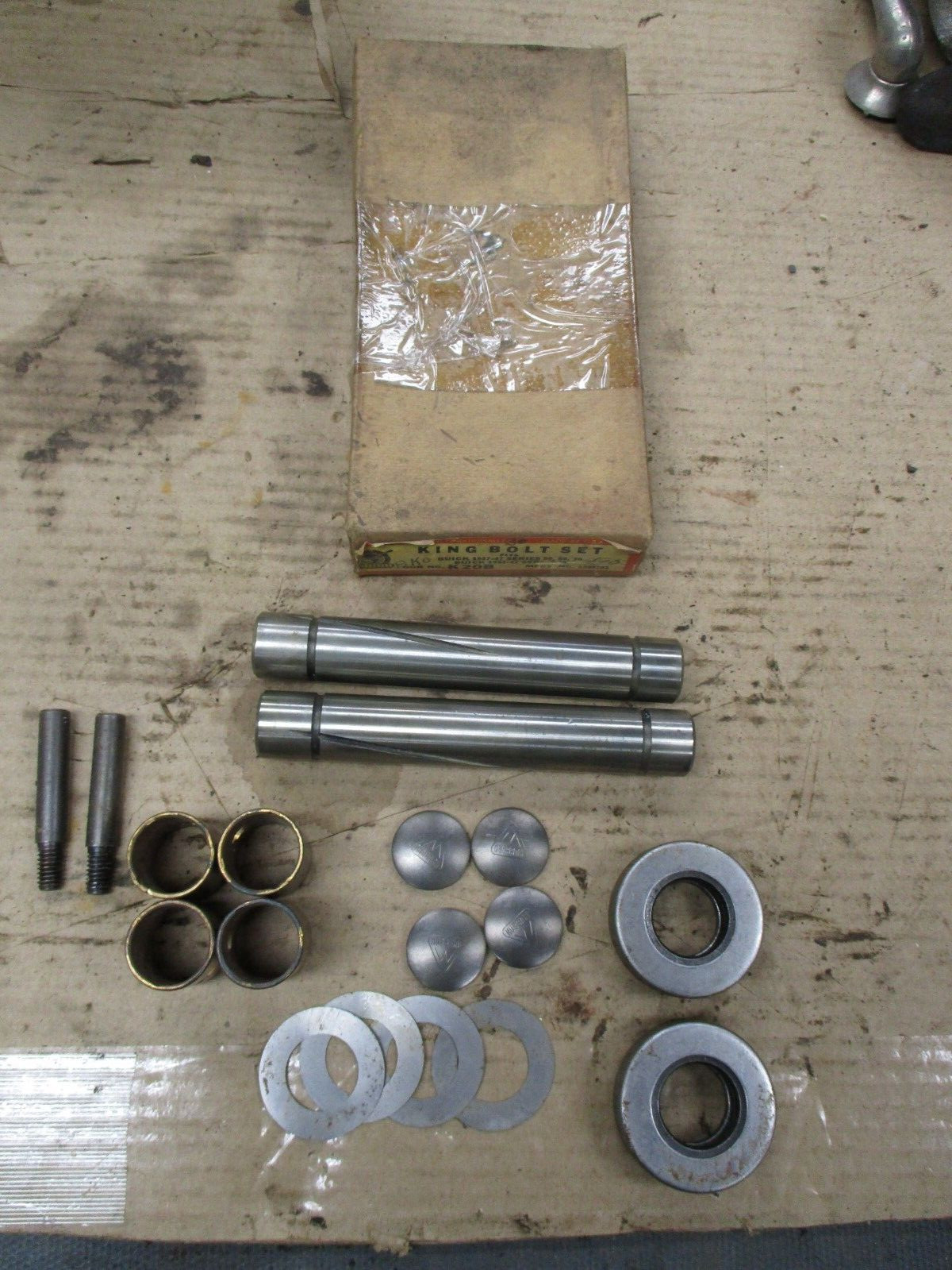 1934-1947 Buick Series 40 50 60 70 King Bolt Set NOS 1394793 K20B 1934-1947 Buick Series 40 50 60 70 King Bolt Set NOS 1394793 K20B