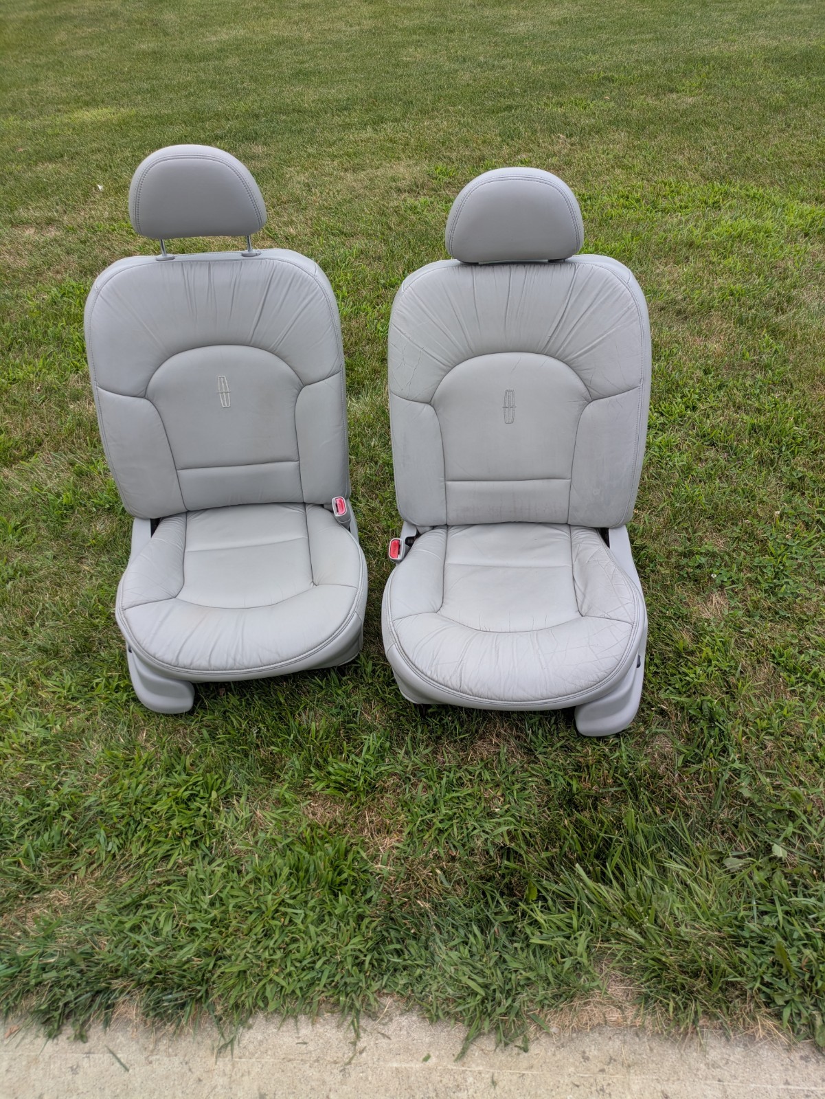 1998-2002 Lincoln Continental Front Heated Memory Bucket Seats Set OEM 1998-2002 Lincoln Continental Front Heated Memory Bucket Seats Set OEM