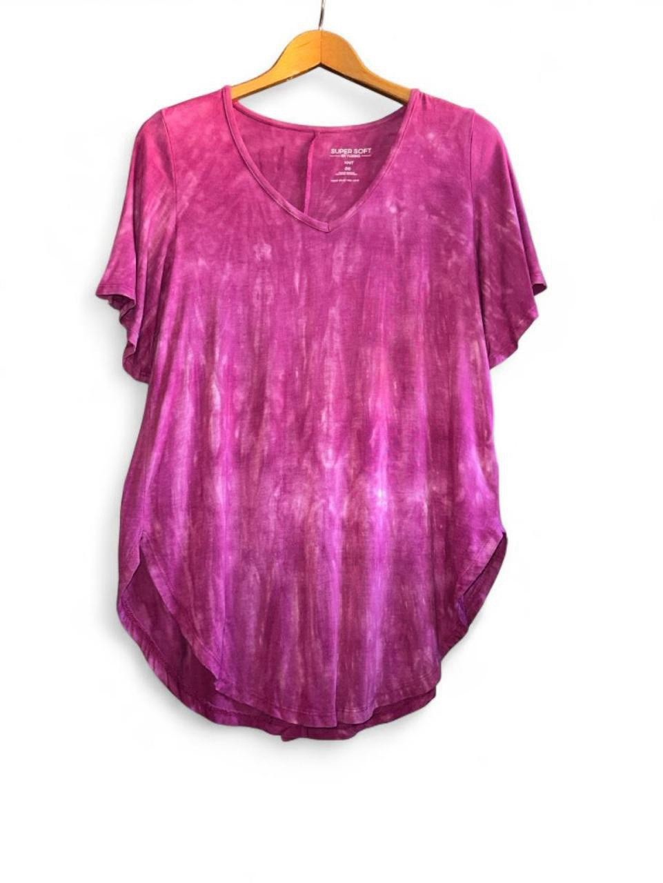 Torrid Super Soft T-Shirt Knit Top Watercolor Tie-Dye Magenta Plus Size 00 ML Torrid Super Soft T-Shirt Knit Top Watercolor Tie-Dye Magenta Plus Size 00 ML