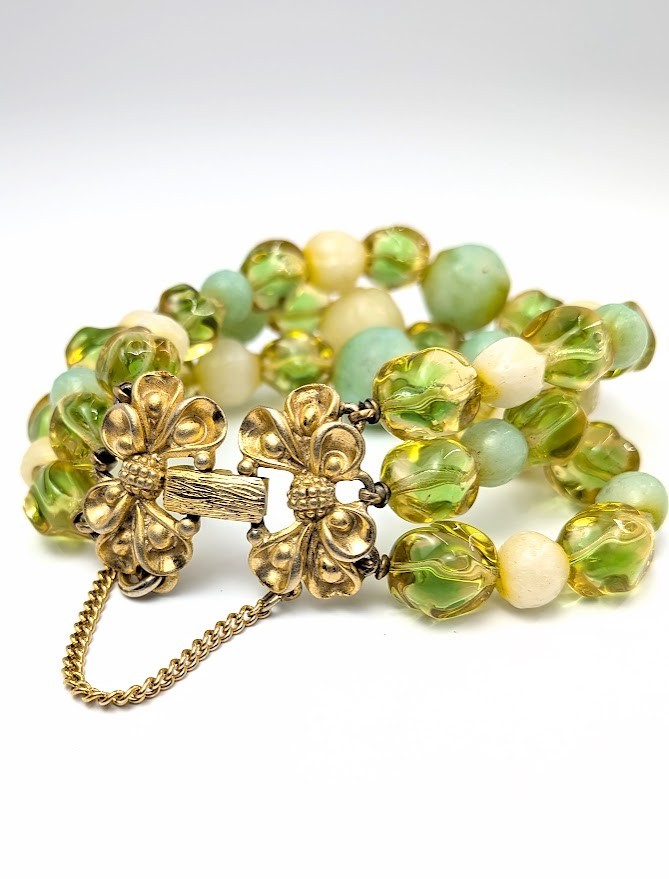 Vintage Signed Schiaparelli Multi Strand Bracelet Green Glass Gold Tone 6.5 Vintage Signed Schiaparelli Multi Strand Bracelet Green Glass Gold Tone 6.5