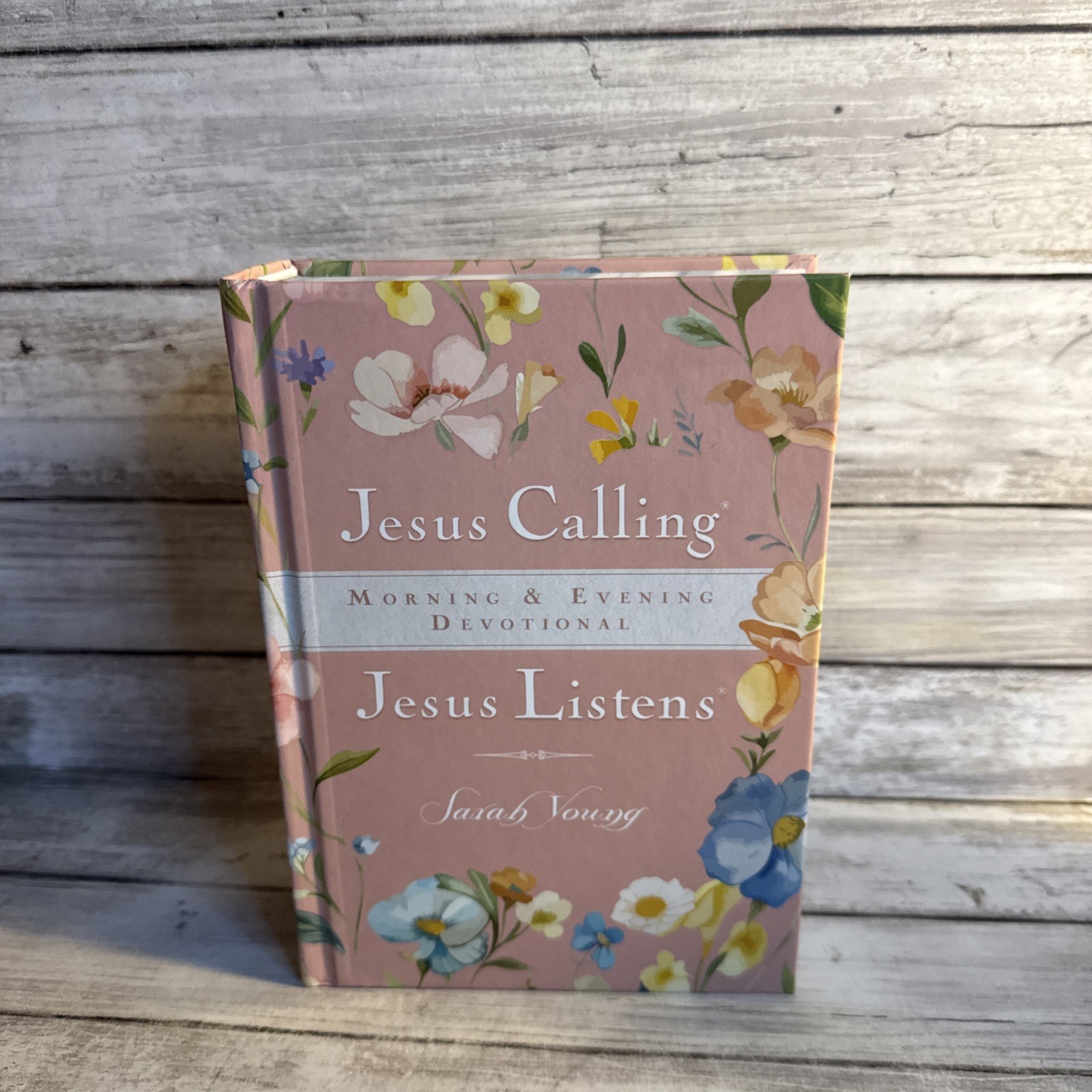 New Jesus Calling Jesus Listens: Morning & Evening Devotional (2024,Hardcover)