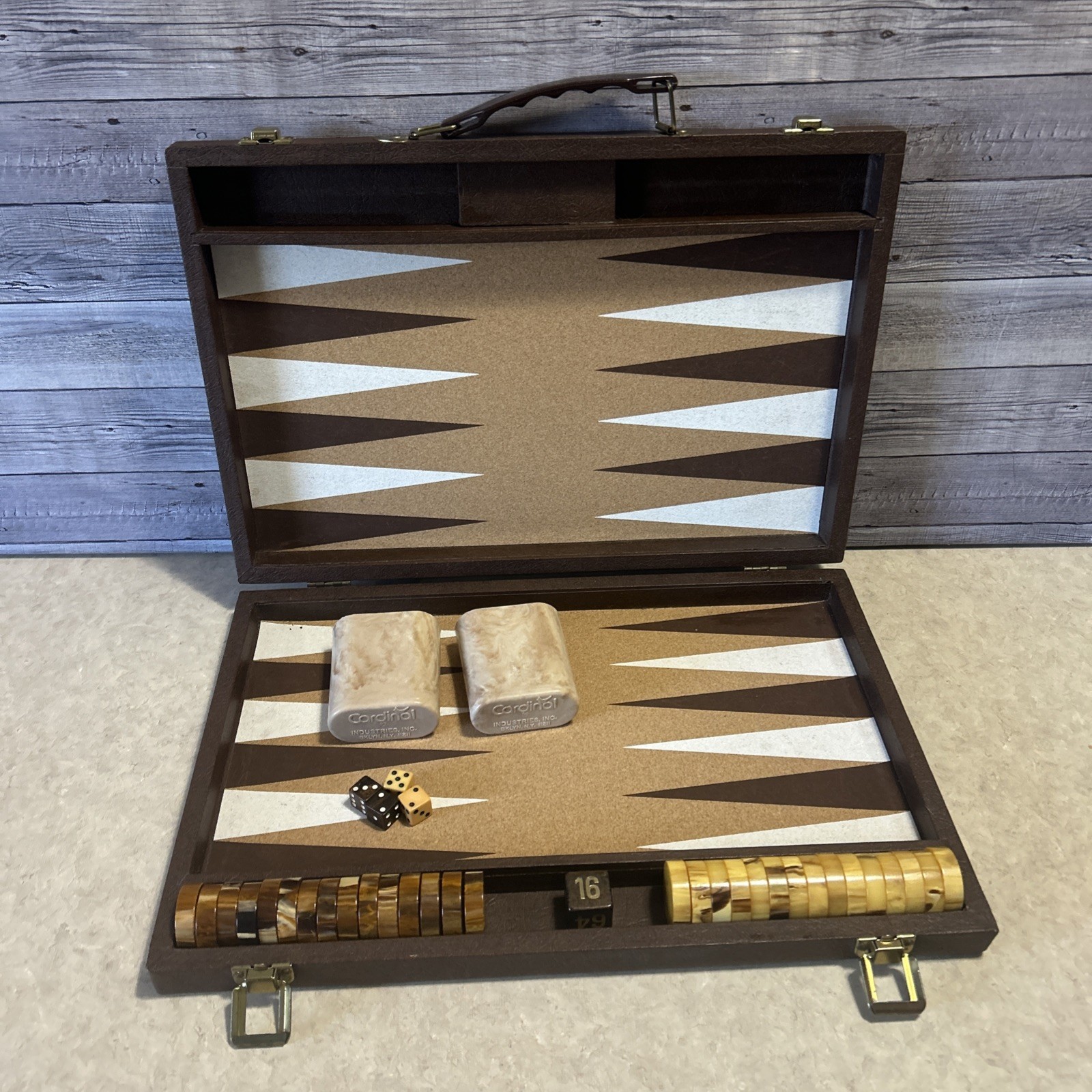 Vintage Cardinal Marbled Butterscotch & Brown Swirl Bakelite Backgammon Set Vintage Cardinal Marbled Butterscotch & Brown Swirl Bakelite Backgammon Set