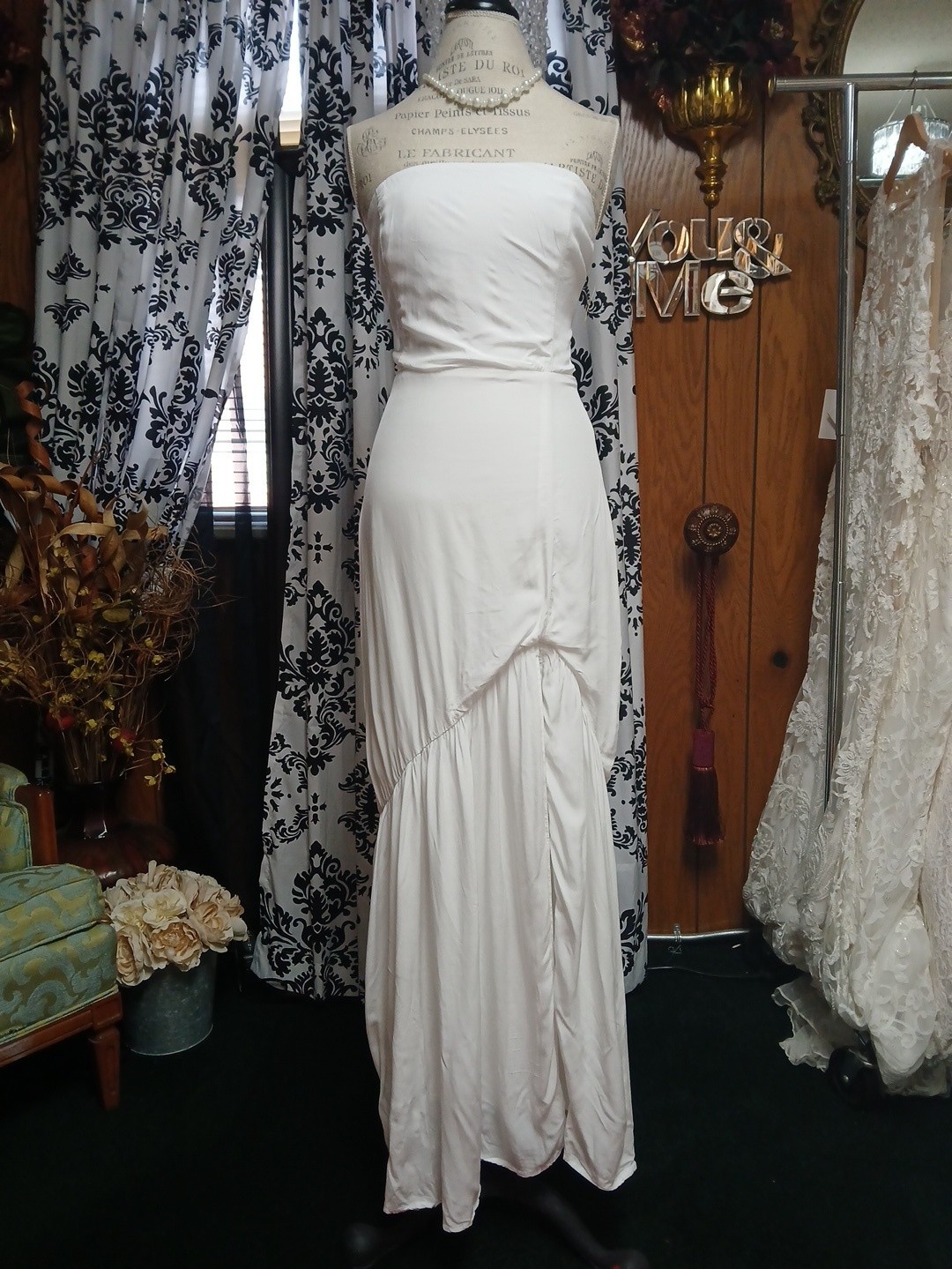 Lulus White Maxi Strapless Corset Back Formal Dress Size M Lulus White Maxi Strapless Corset Back Formal Dress Size M