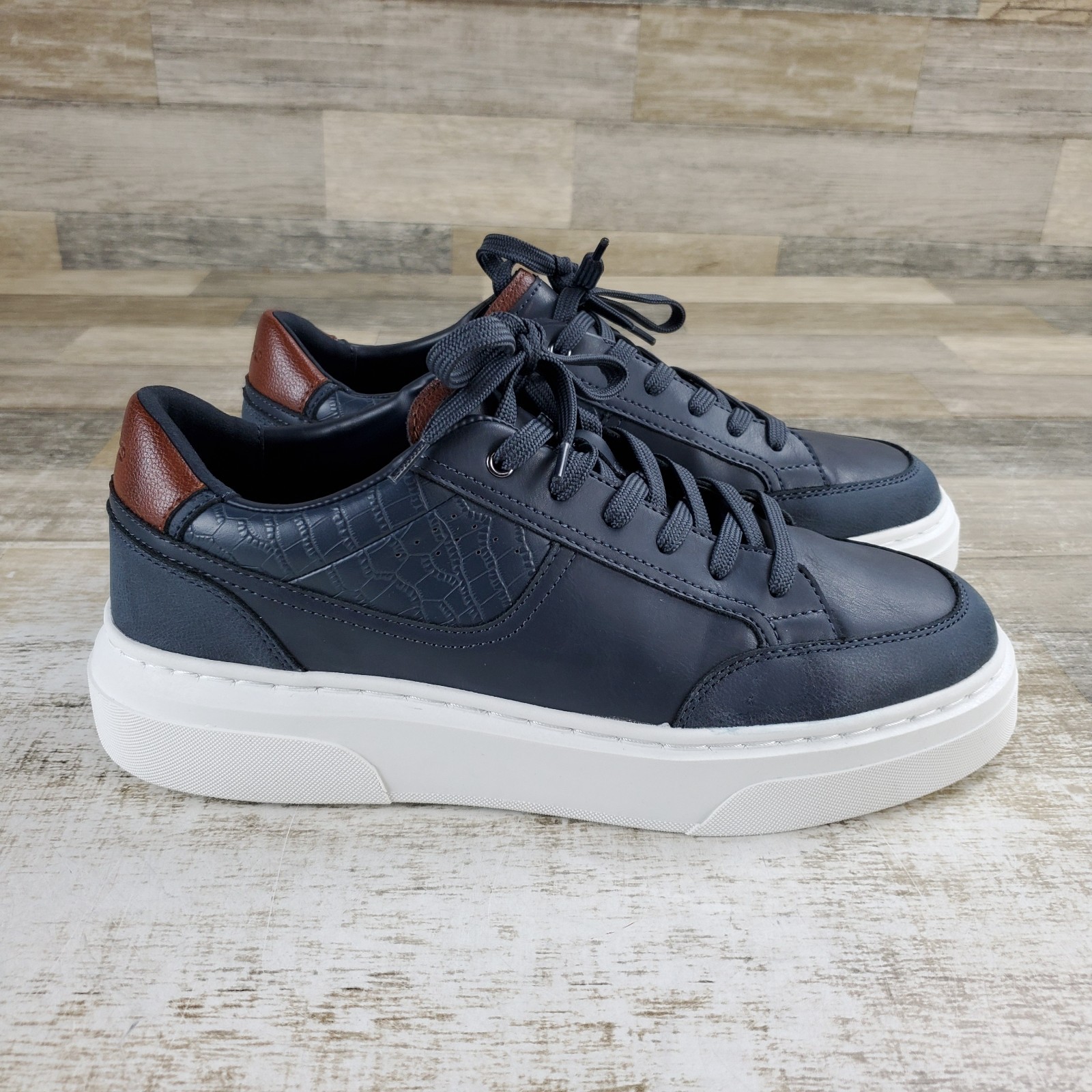 ALDO Oakdale Mens Shoes Sz 9.5 M Athletic Navy Blue Leather Lace-Up Sneakers ALDO Oakdale Mens Shoes Sz 9.5 M Athletic Navy Blue Leather Lace-Up Sneakers