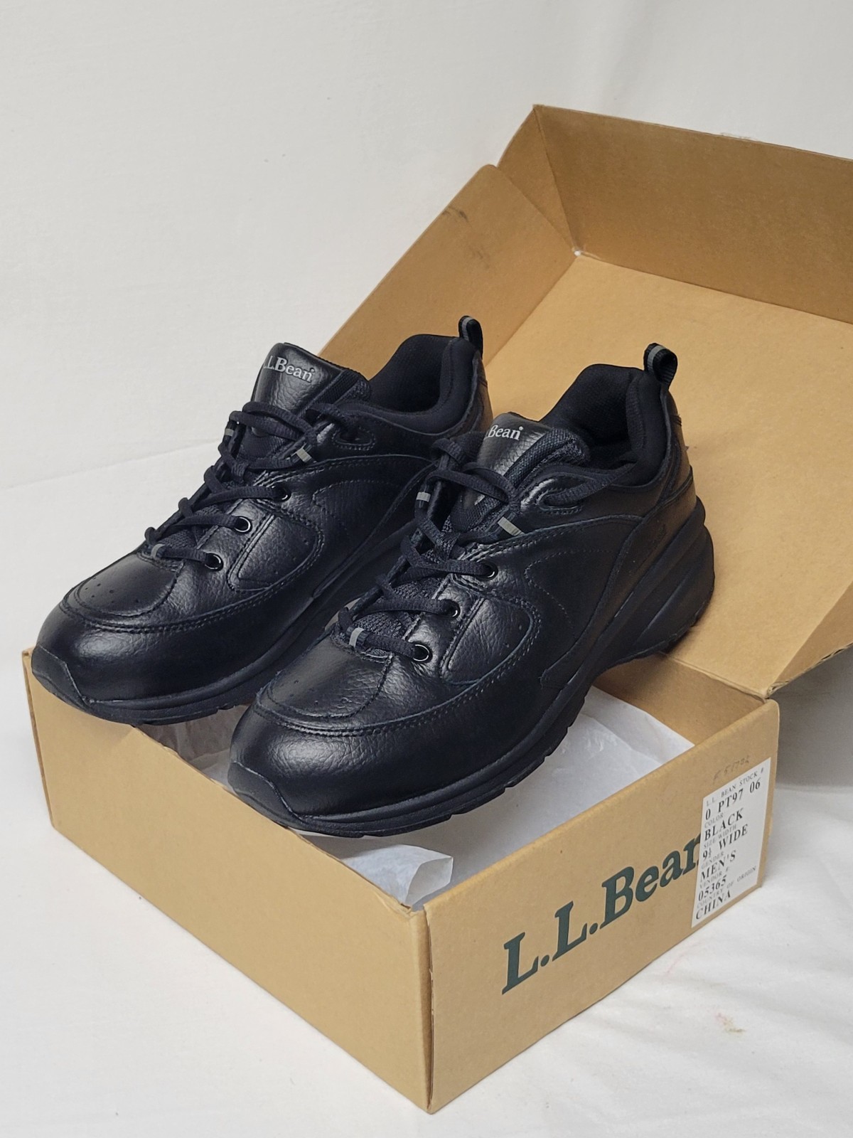 L.L. Bean Black Leather Casual Walking Shoes Men 9.5 Wide E