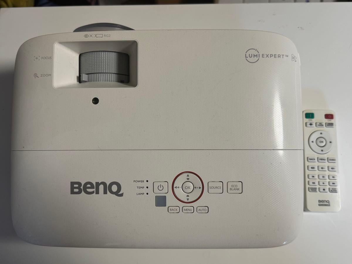 BenQ TH671ST Short Throw DLP Projector 1080p 3000lm Gaming Lamp Tested