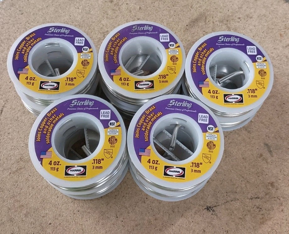 Harris Sterling Plumbing Solder 2-1/2 lbs of Solder (10) 4oz Spools Harris Sterling Plumbing Solder 2-1/2 lbs of Solder (10) 4oz Spools