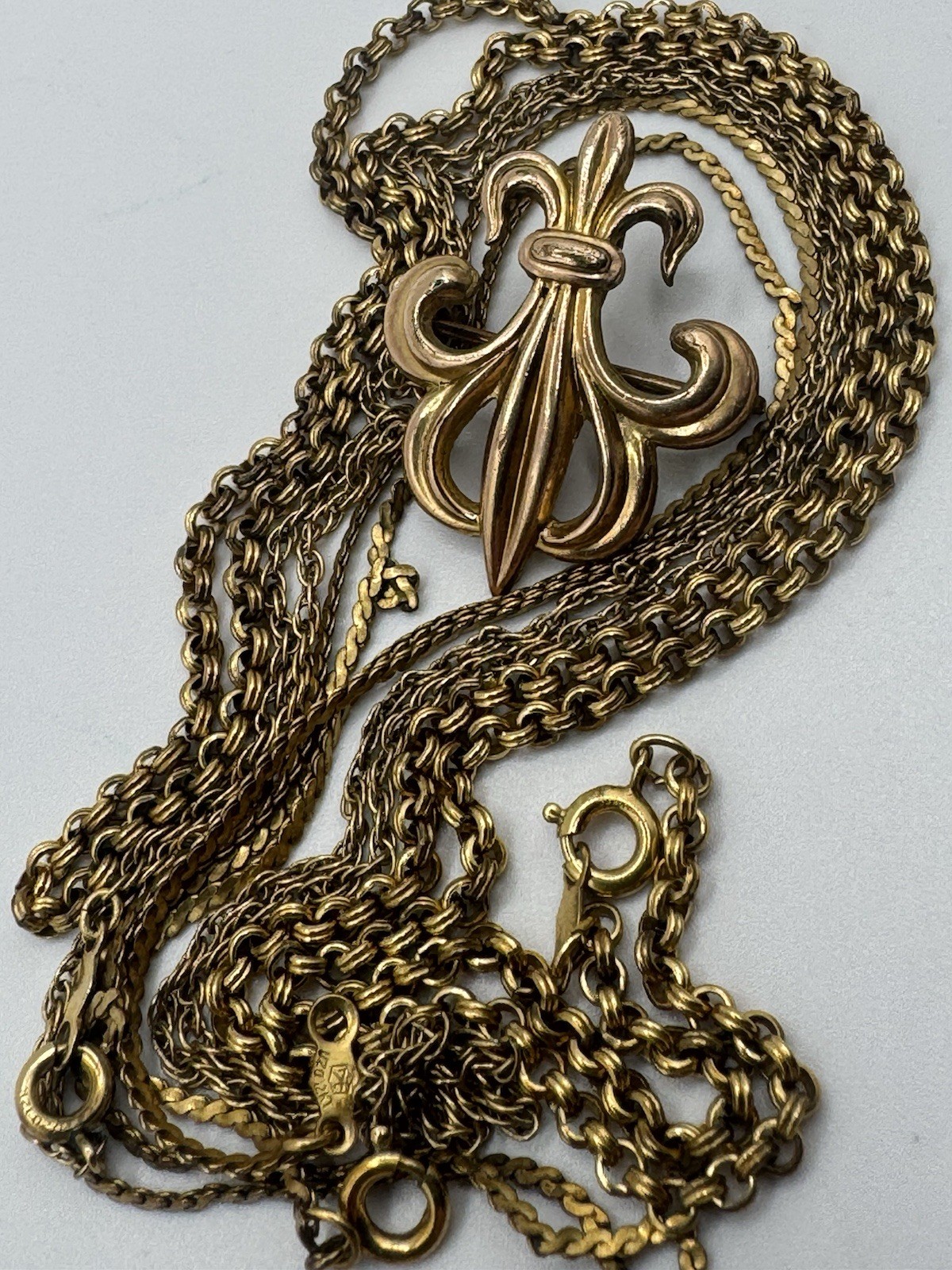 Lot Of 4 GOLD FILLED JEWELRY MIX NECKLACES ANTIQ. BROOCH CHAIN 12k Gf 14.11gr Lot Of 4 GOLD FILLED JEWELRY MIX NECKLACES ANTIQ. BROOCH CHAIN 12k Gf 14.11gr