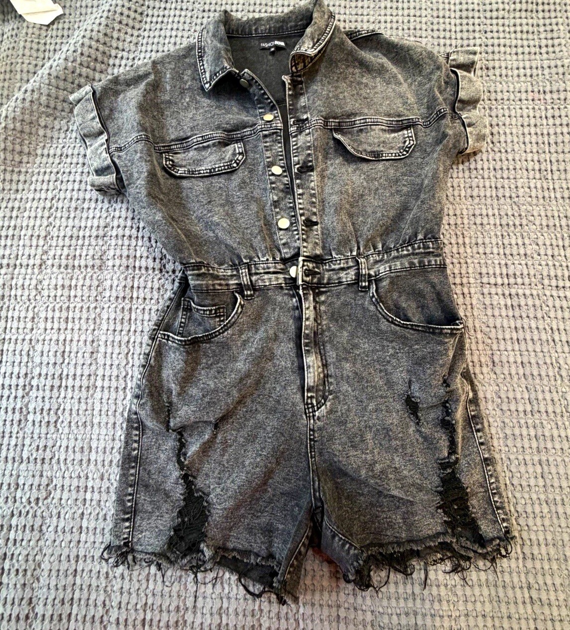 Fashion Nova Gray Denim Collared Romper Short Sleeve Button Front Pockets XL Fashion Nova Gray Denim Collared Romper Short Sleeve Button Front Pockets XL