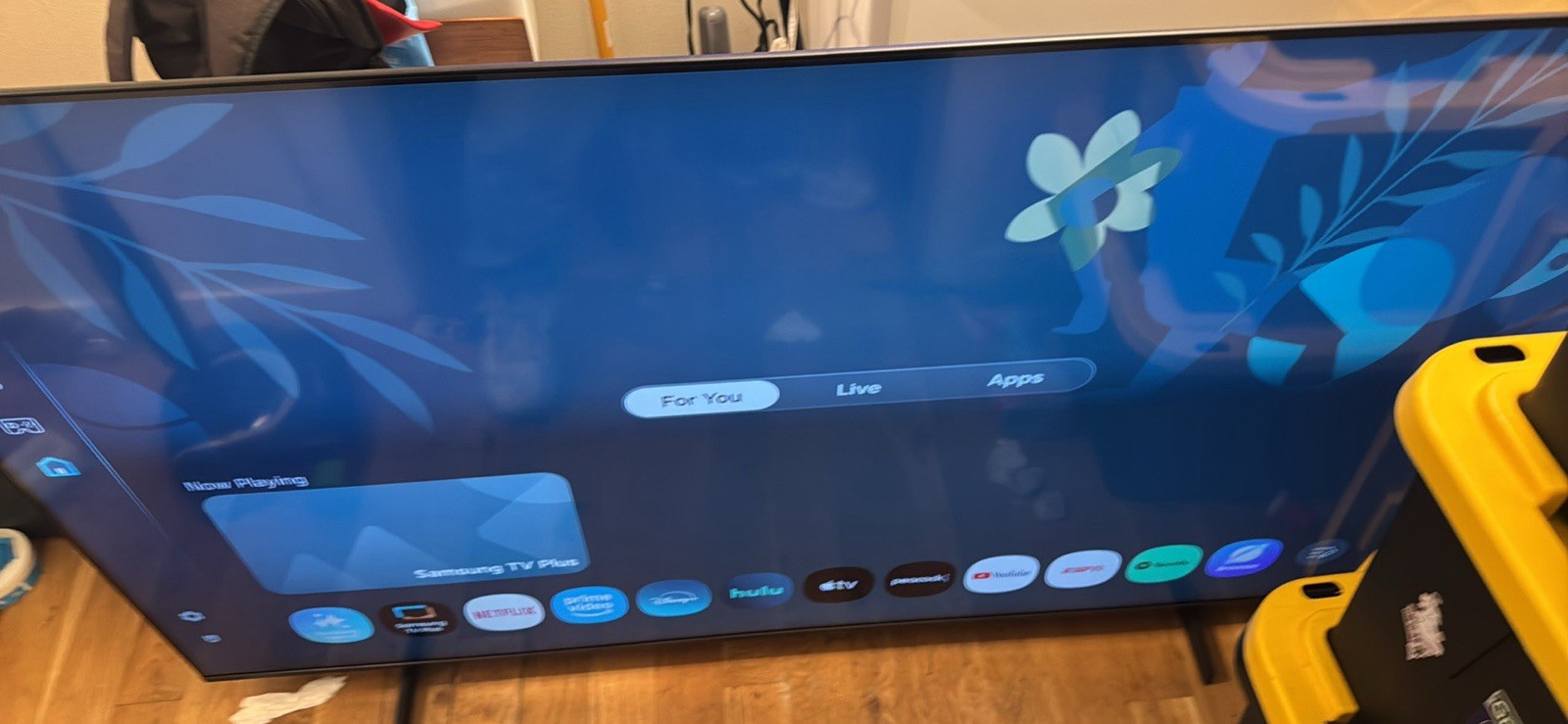 Samsung 65-inch U7900F4K Crystal UHD Smart TV Samsung 65-inch U7900F4K Crystal UHD Smart TV
