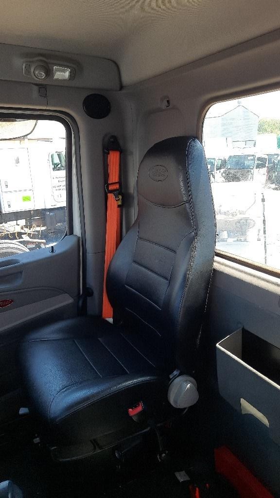 Replaces 2018 PETERBILT 579 FRONT SEAT ,  MD