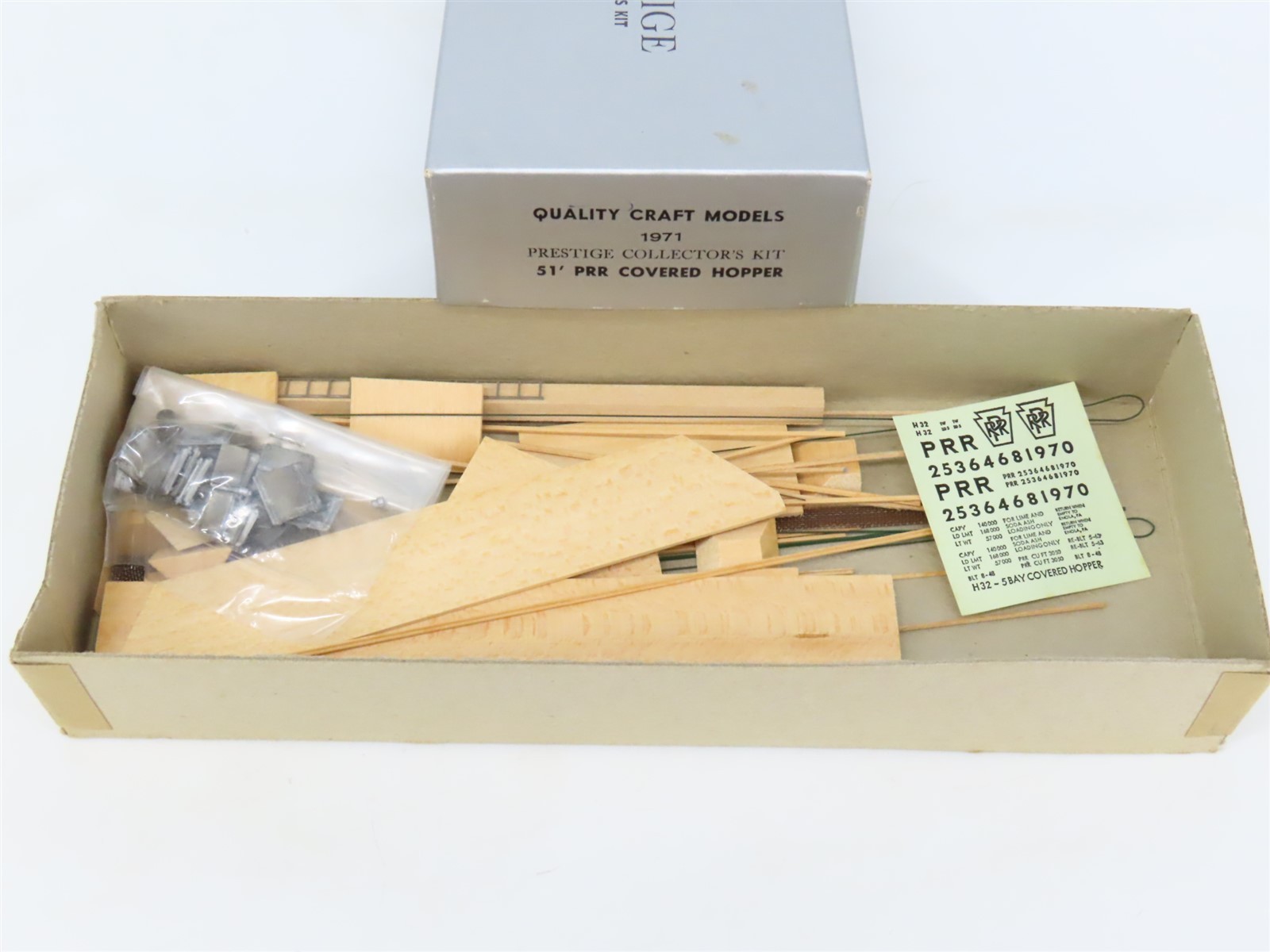 HO Scale Quality Craft Craftsman Kit Undecorated PRR 5-Bay 51\' Covered Hopper