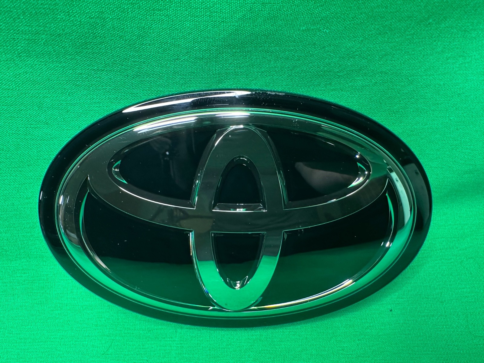 2023-2025 Toyota Corolla Front Grille Emblem Badge Logo Genuine OEM 53141-12270