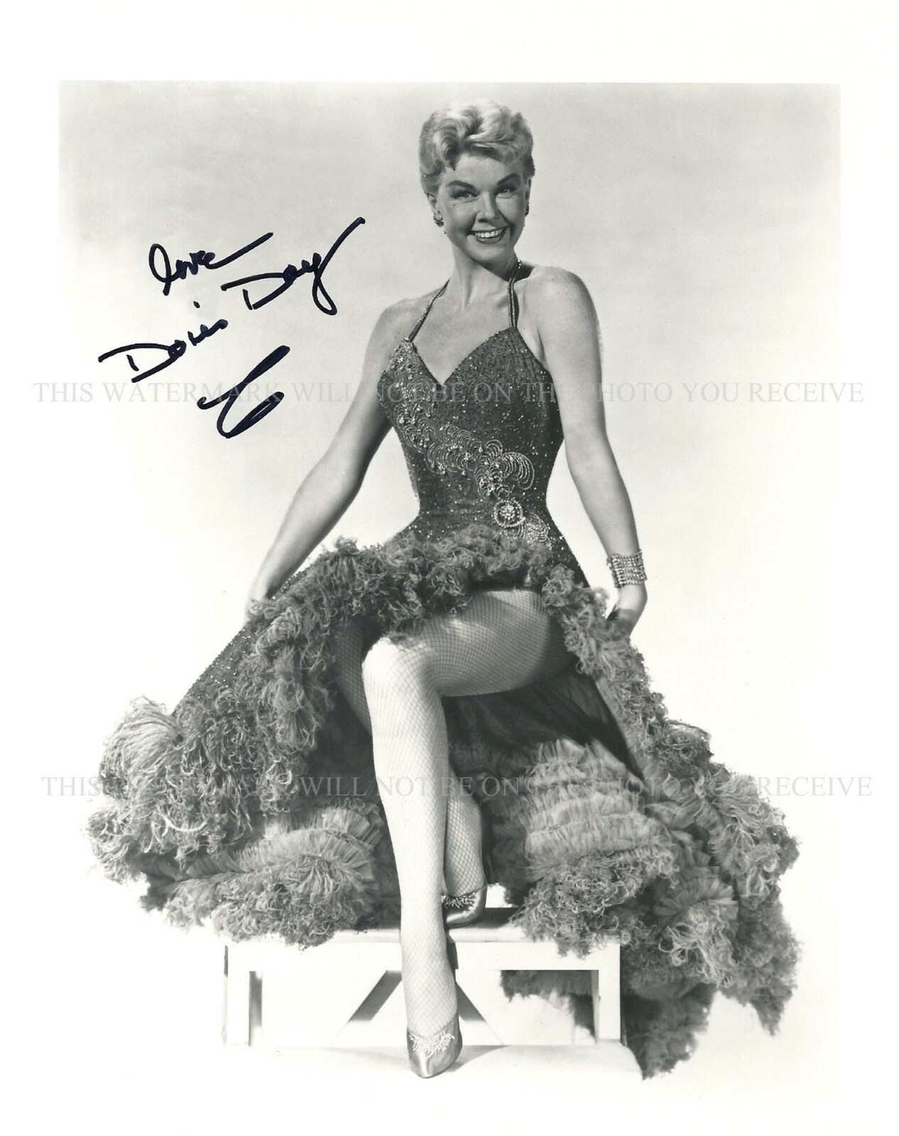 DORIS DAY SIGNED AUTOGRAPH 8x10 RP PHOTO CLASSIC GLAMOROUS BEAUTIFUL